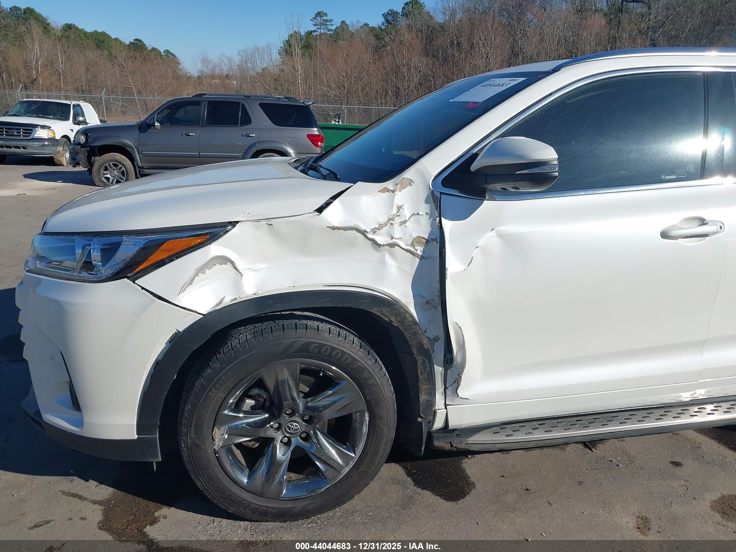 TOYOTA HIGHLANDER image 6