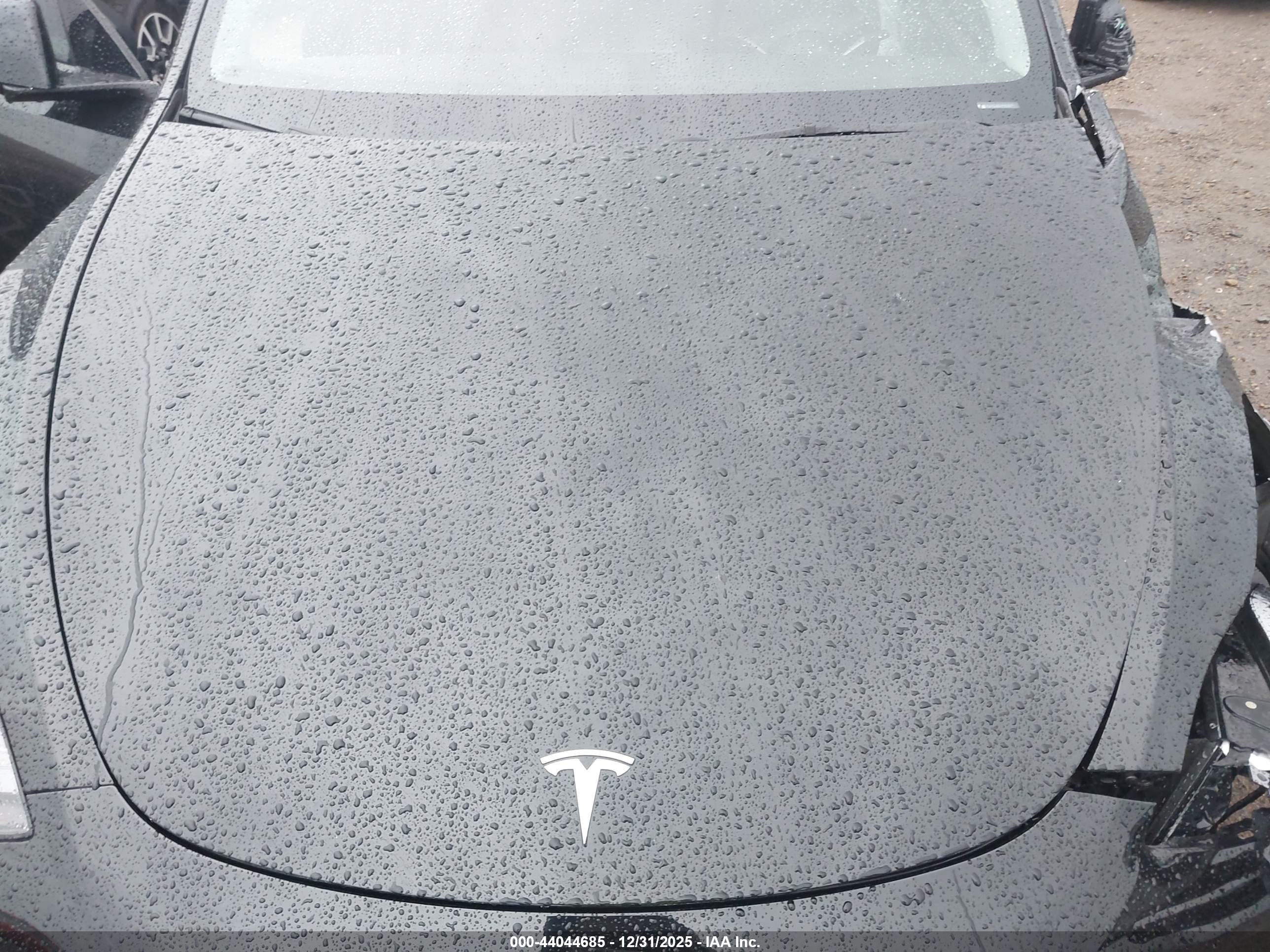 TESLA MODEL image 10