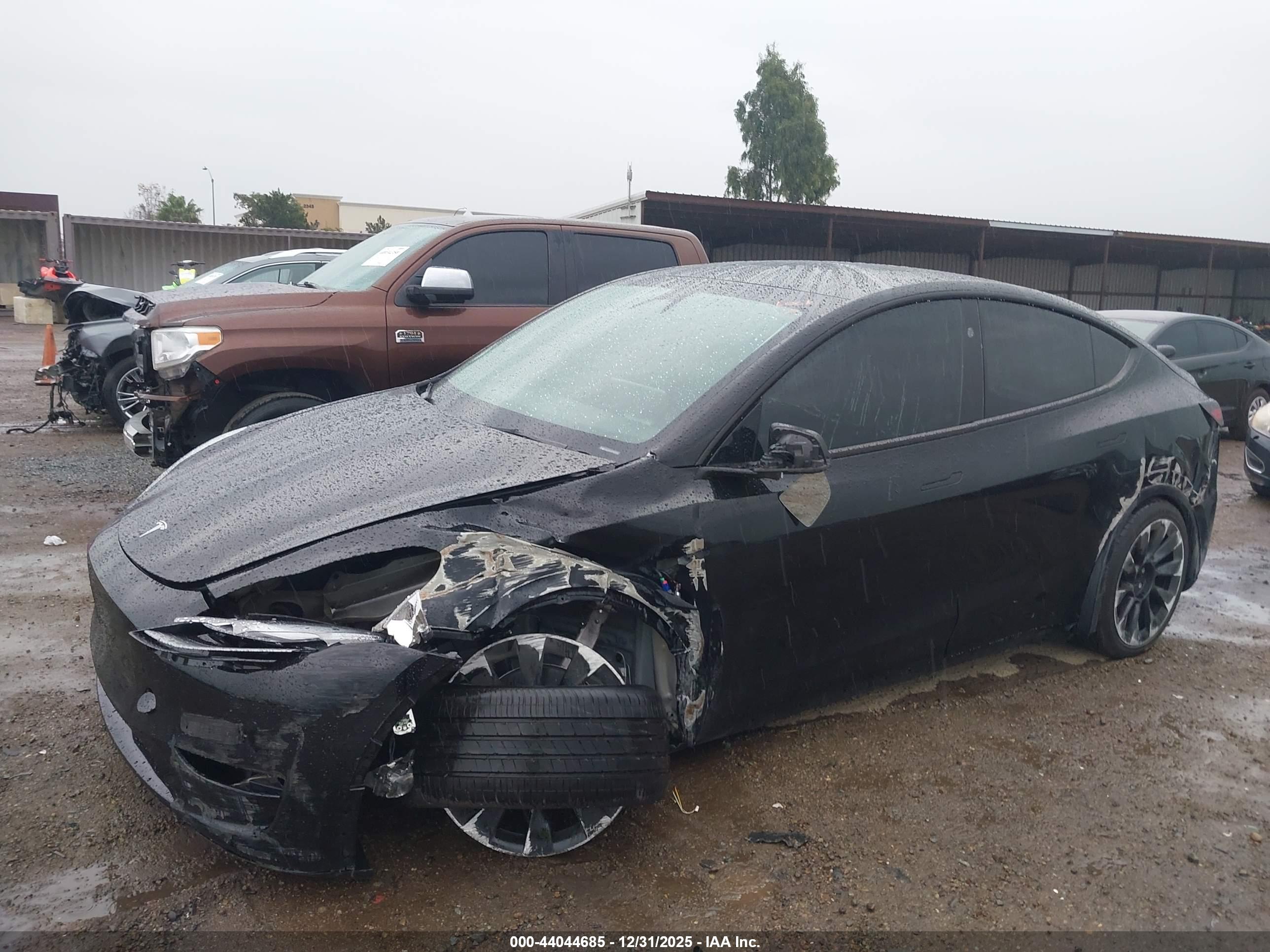 TESLA MODEL image 6
