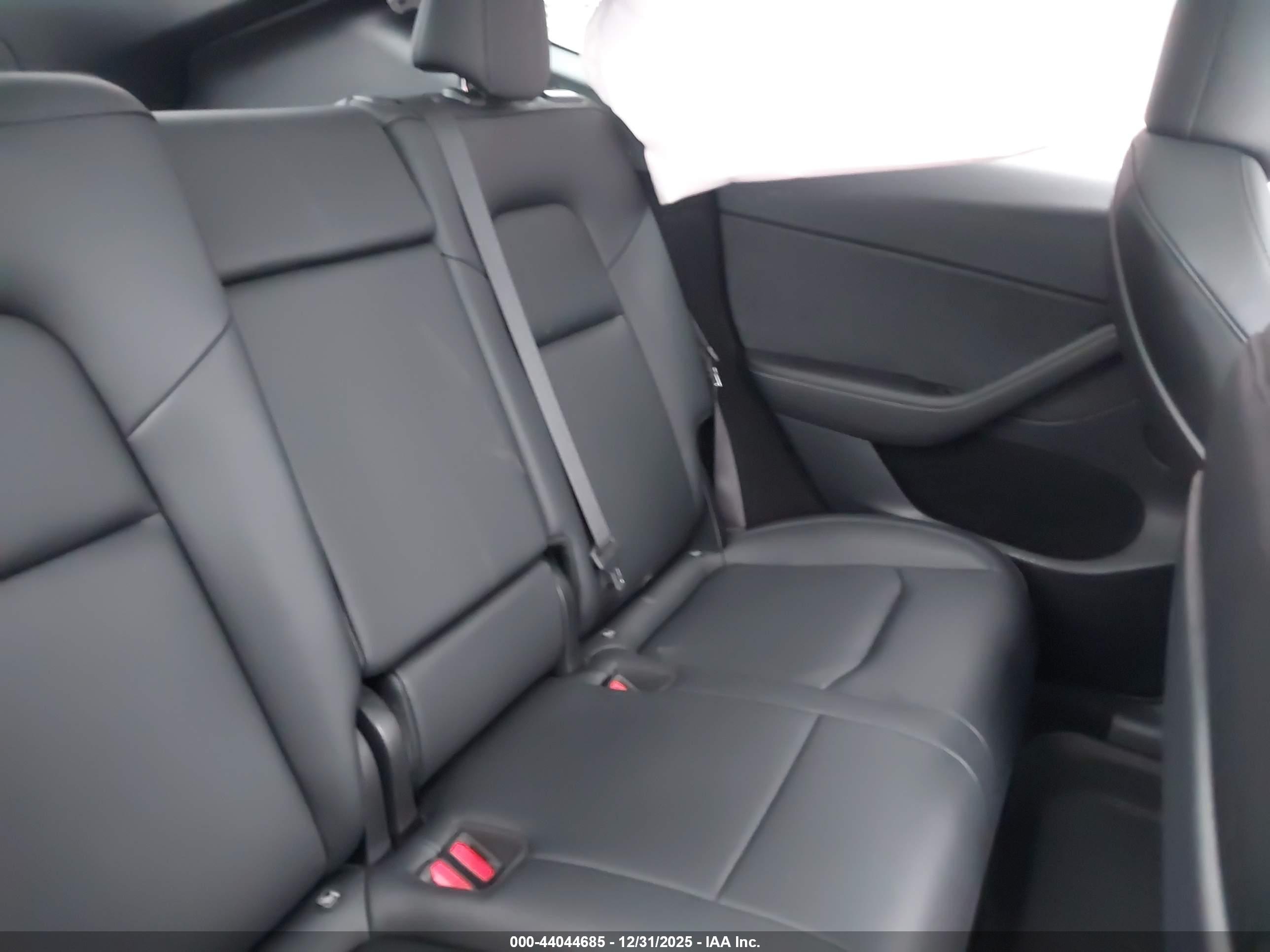 TESLA MODEL image 8