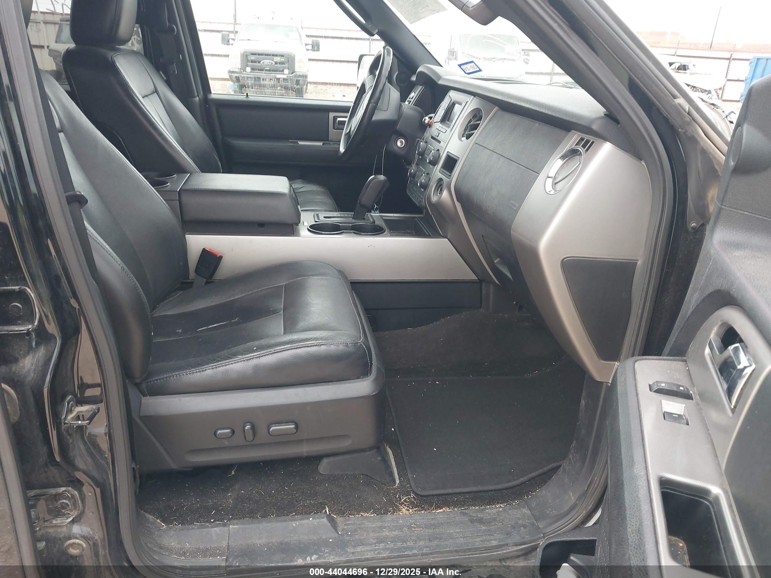 FORD EXPEDITION image 5