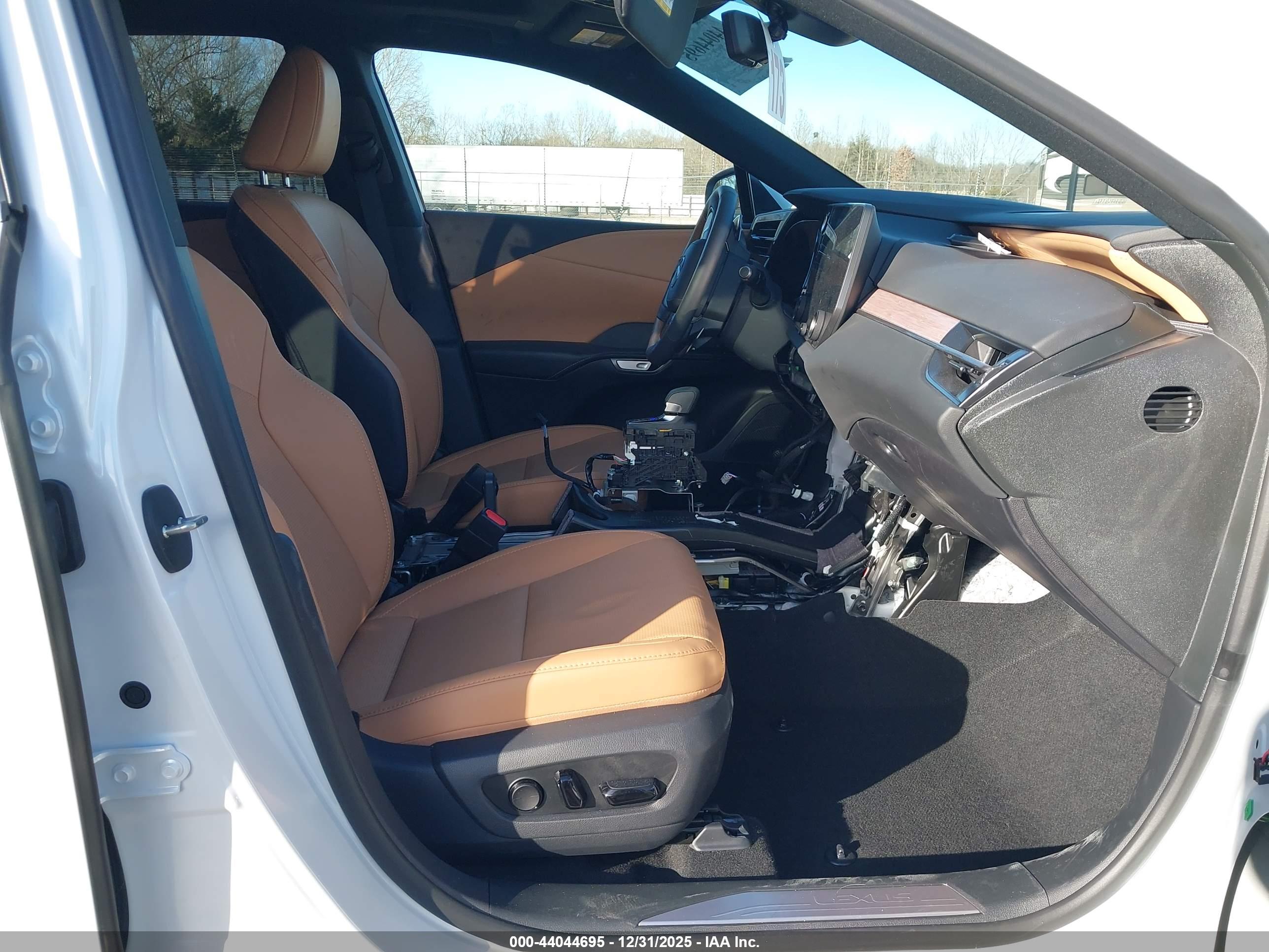 LEXUS RX image 5