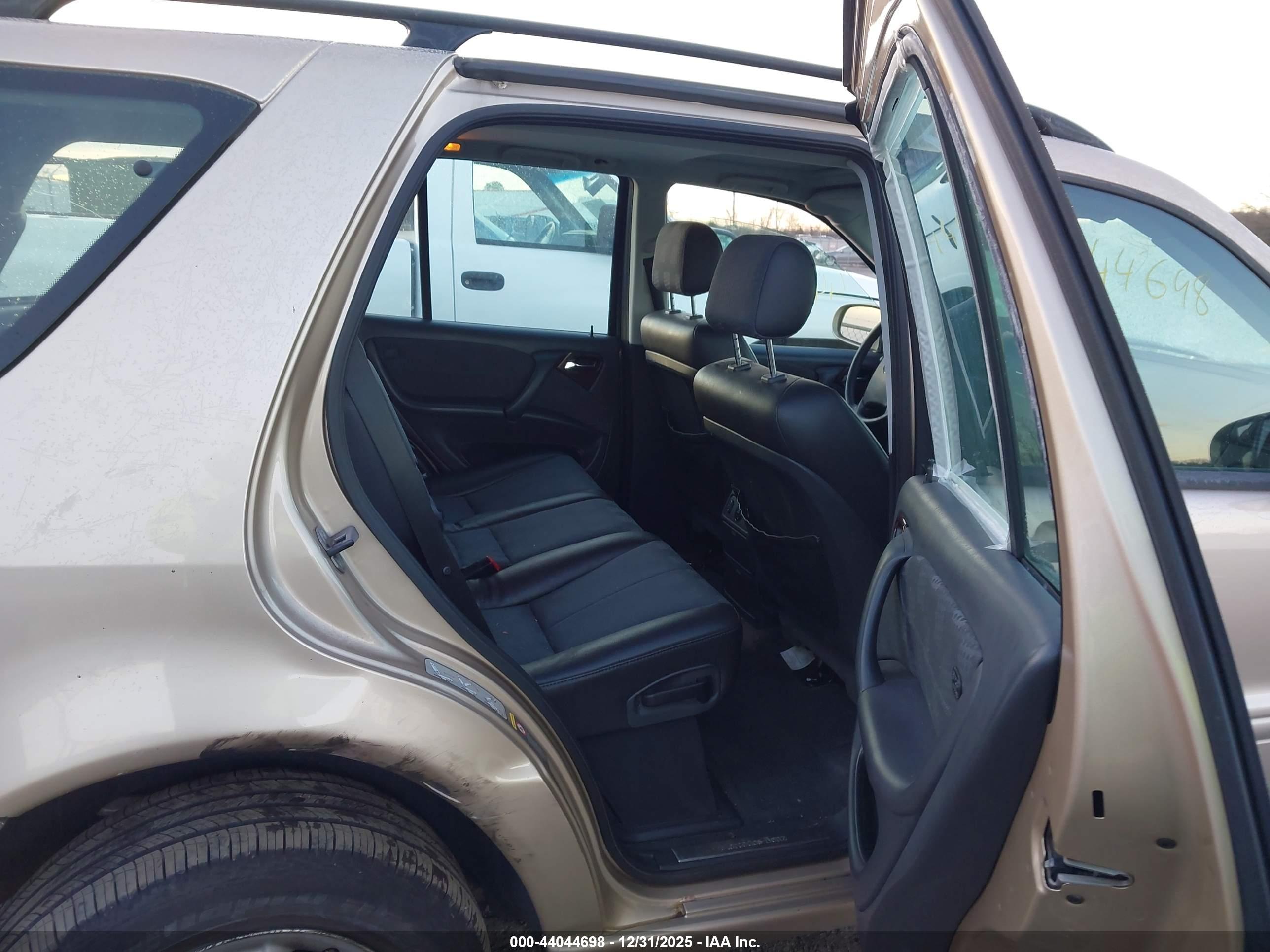 MERCEDES-BENZ ML image 8