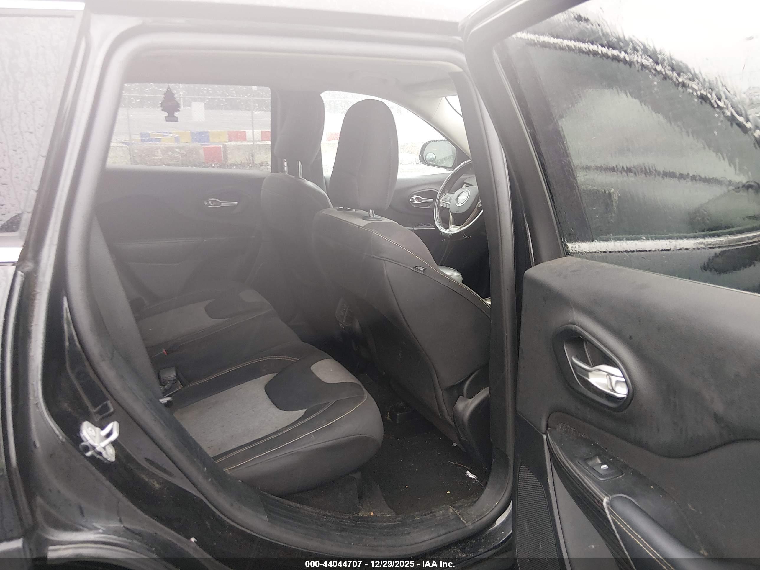 JEEP CHEROKEE image 8