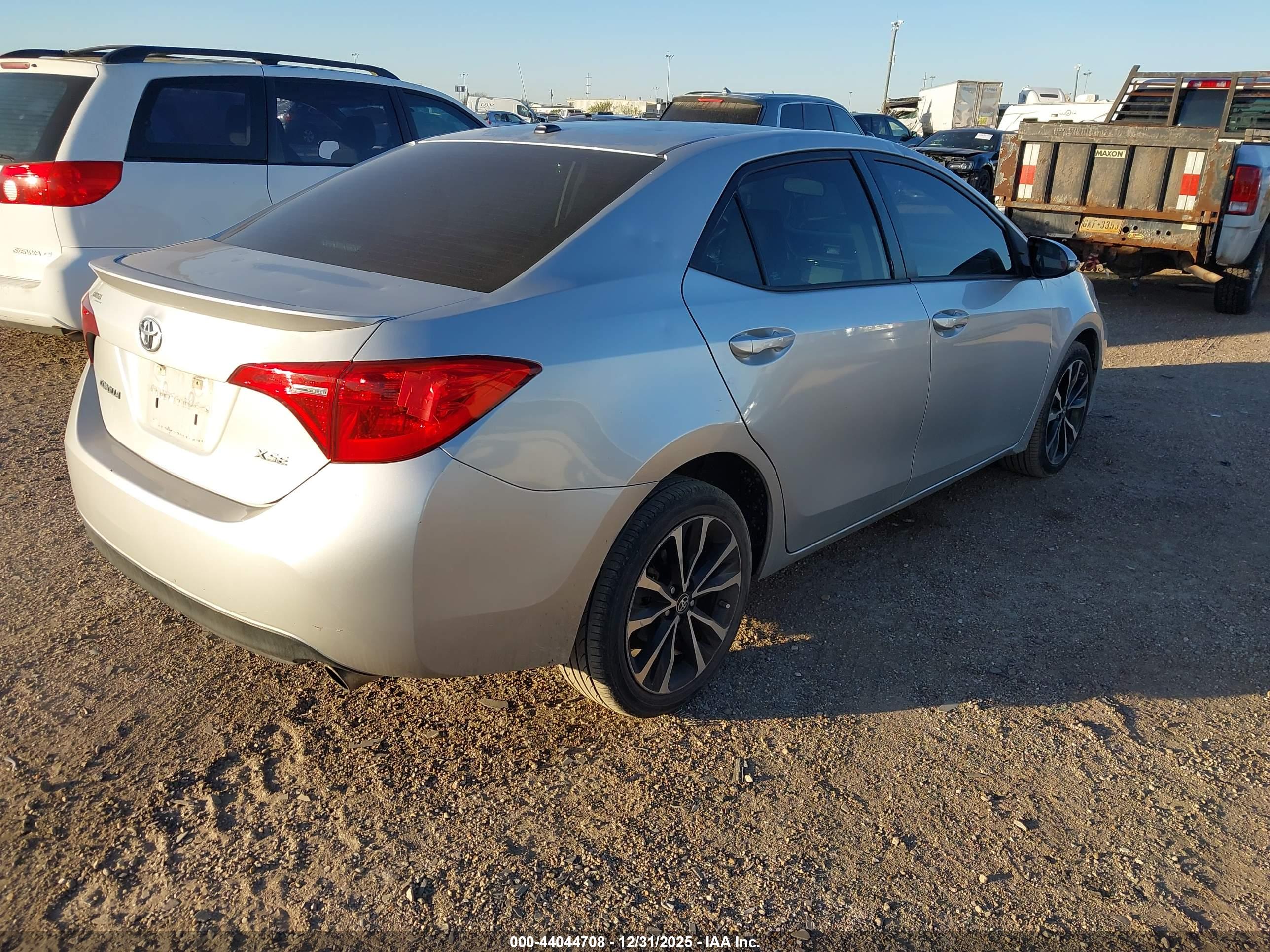 TOYOTA COROLLA image 4