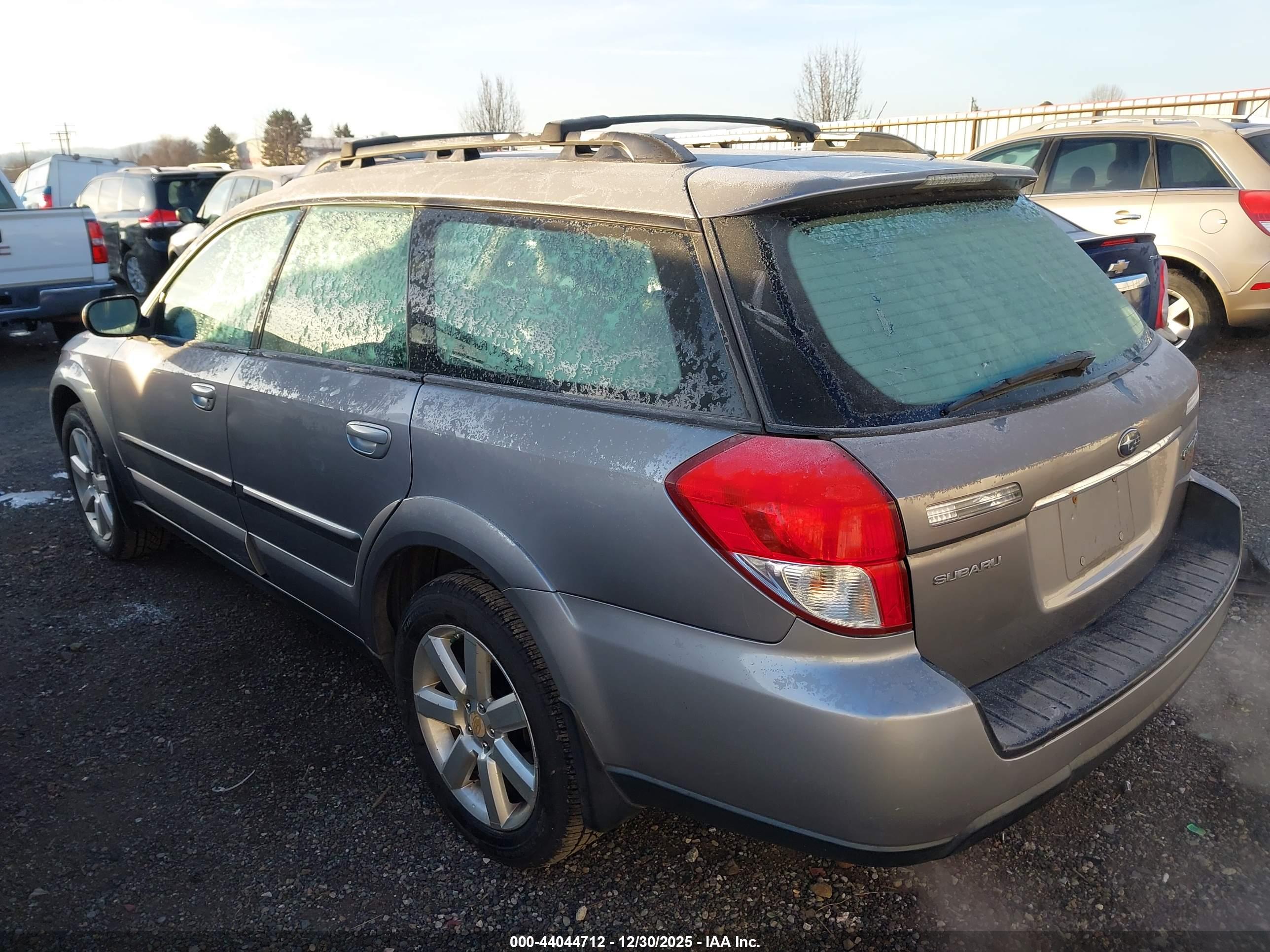 SUBARU OUTBACK image 3