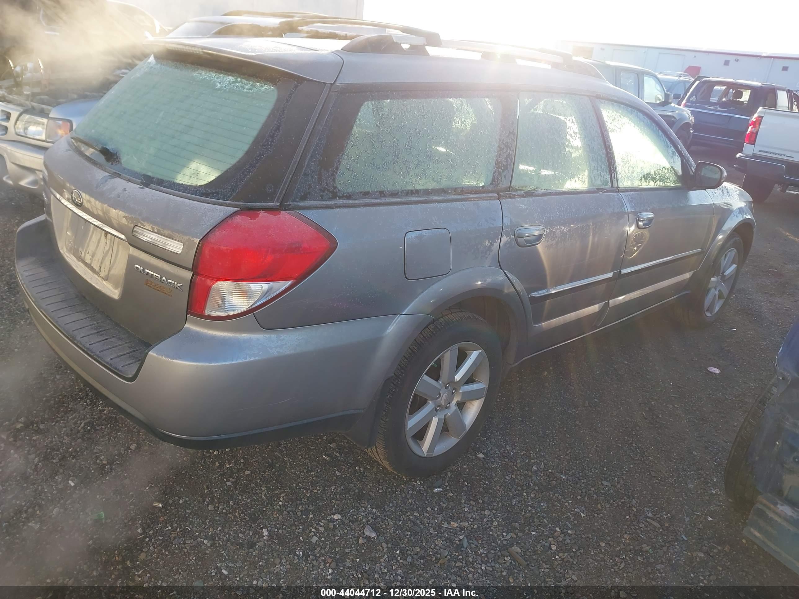 SUBARU OUTBACK image 4