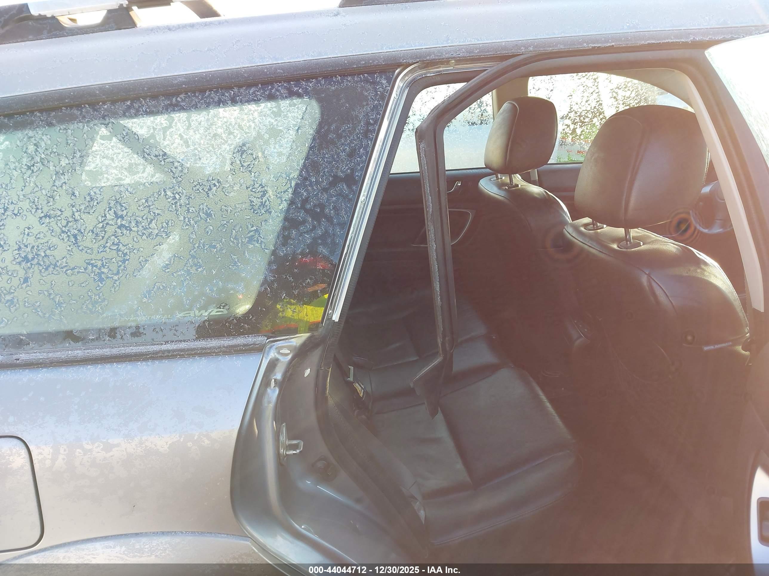 SUBARU OUTBACK image 8