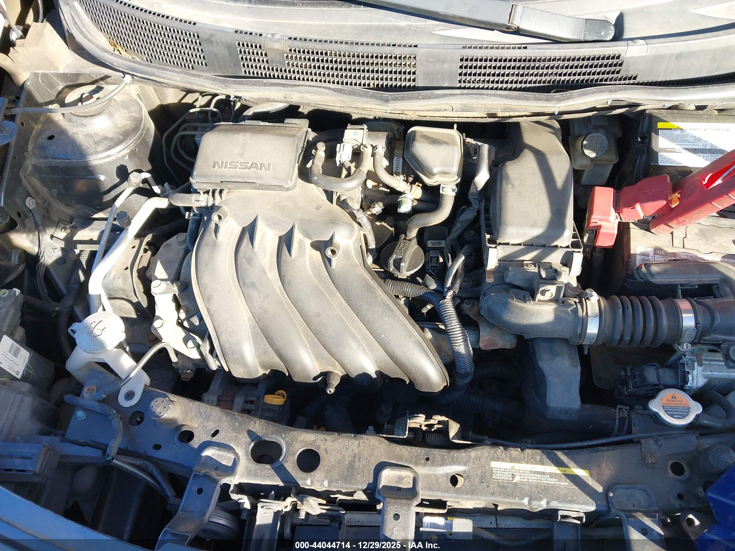 NISSAN VERSA image 10