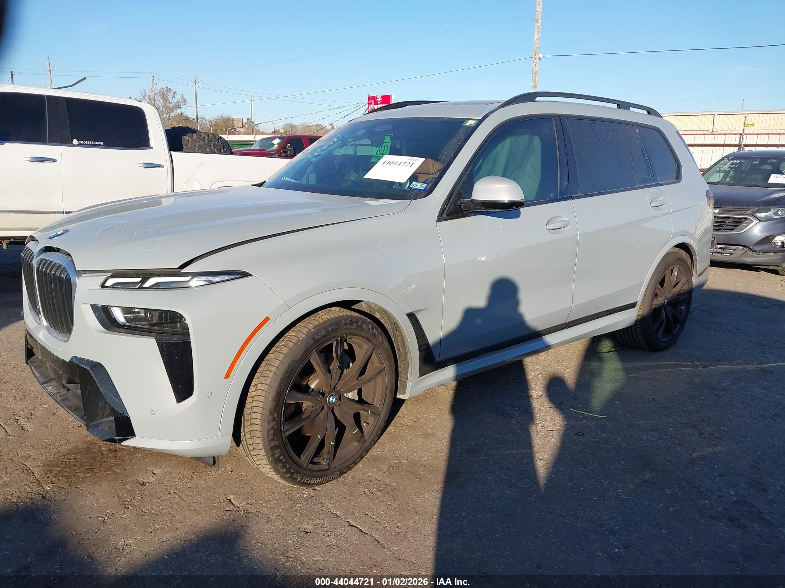 BMW X7 image 2