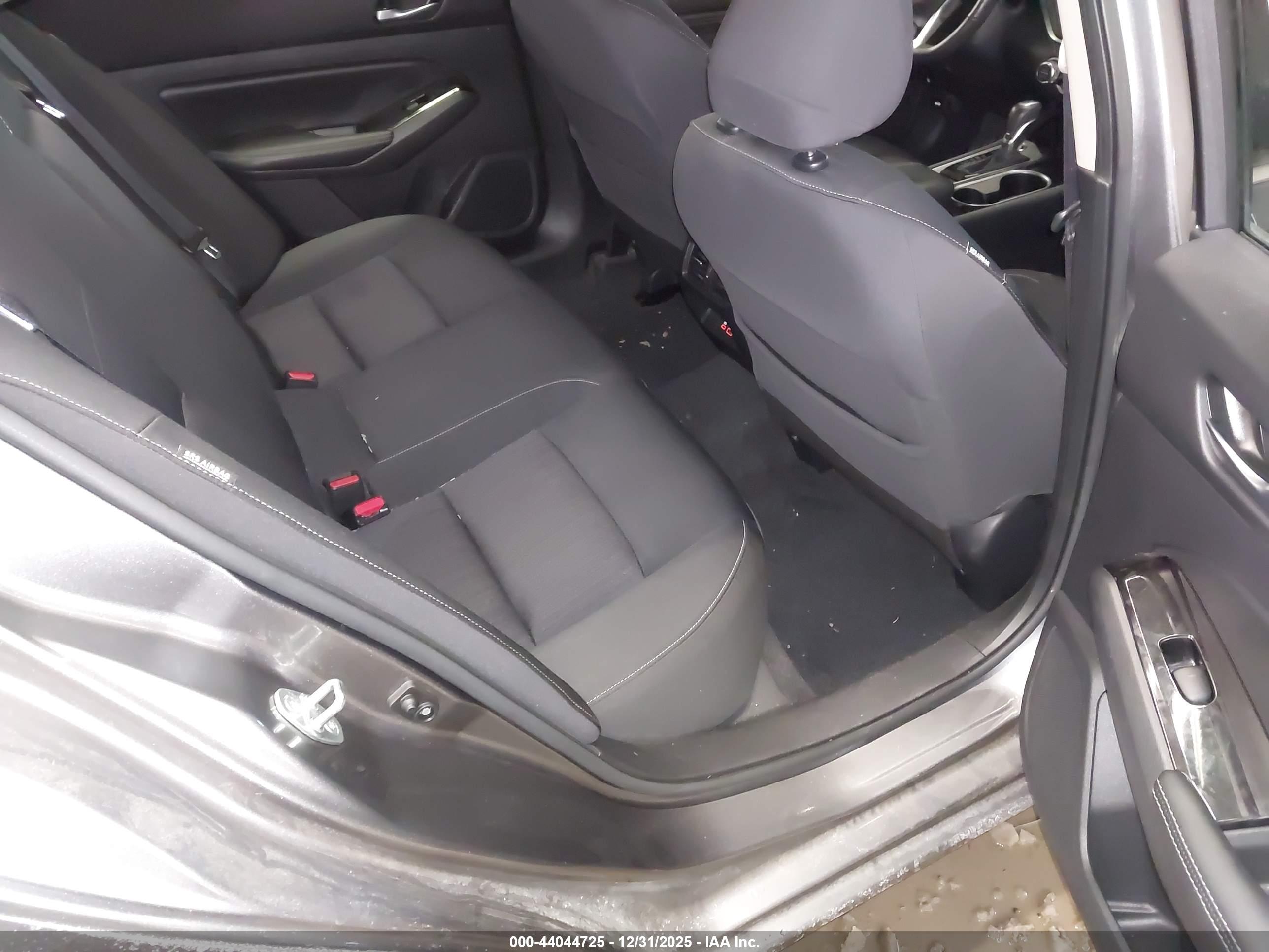 NISSAN ALTIMA image 8
