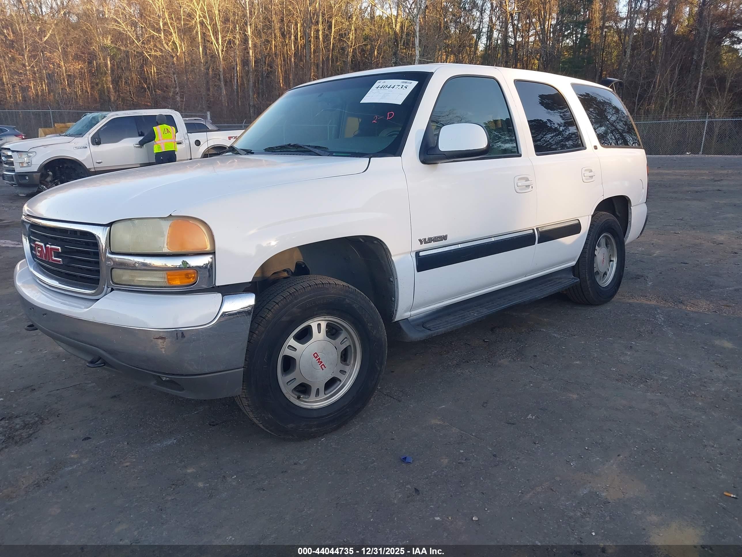 GMC YUKON image 2