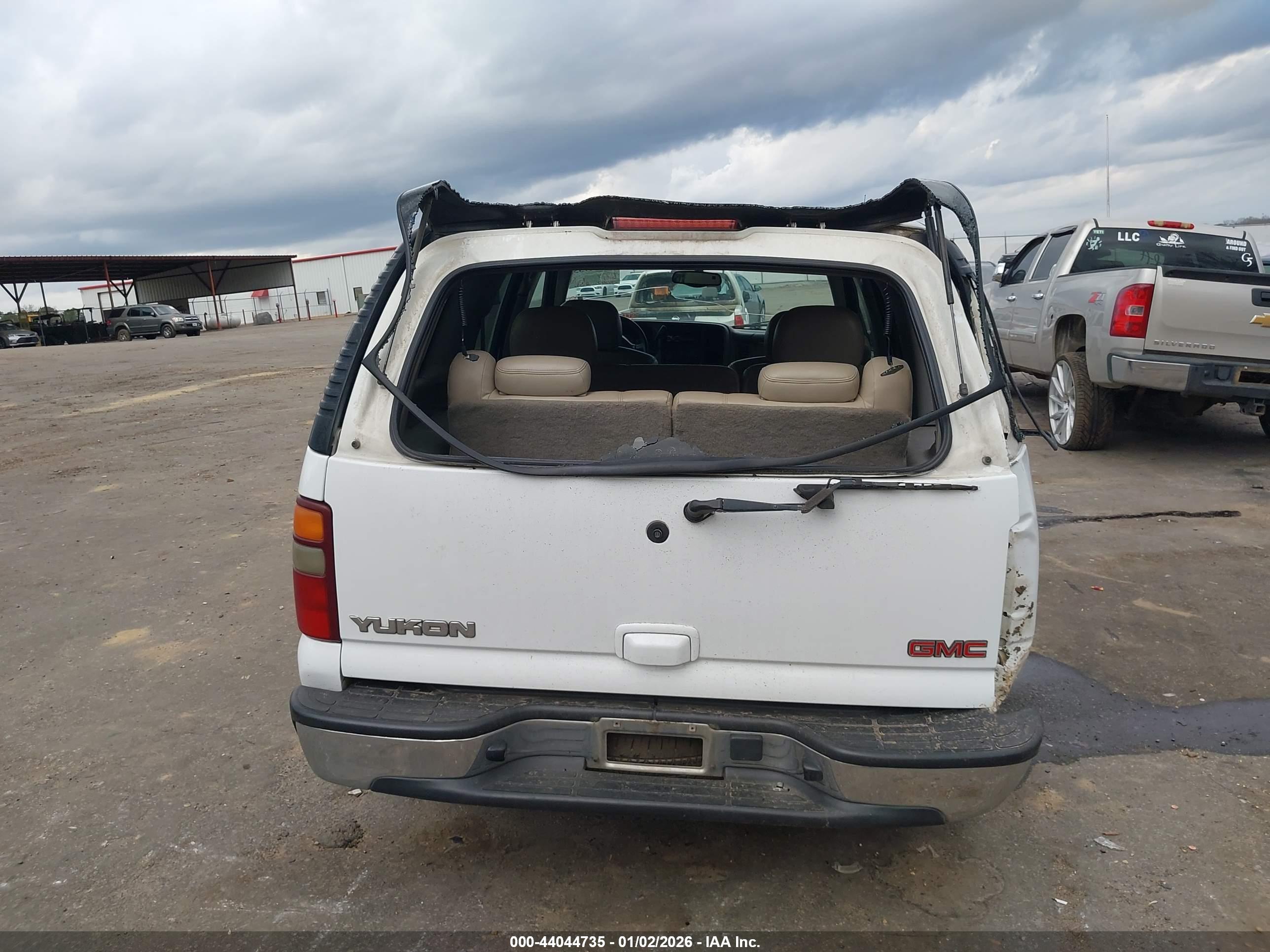 GMC YUKON image 6