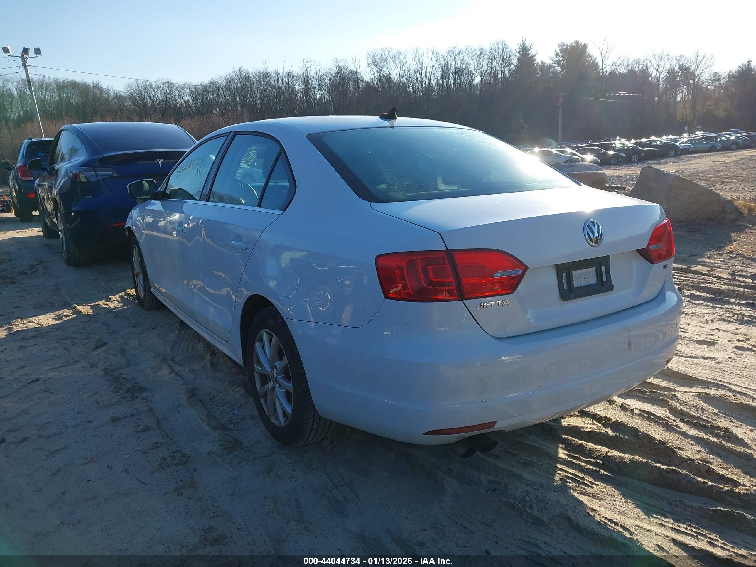 VOLKSWAGEN JETTA image 3