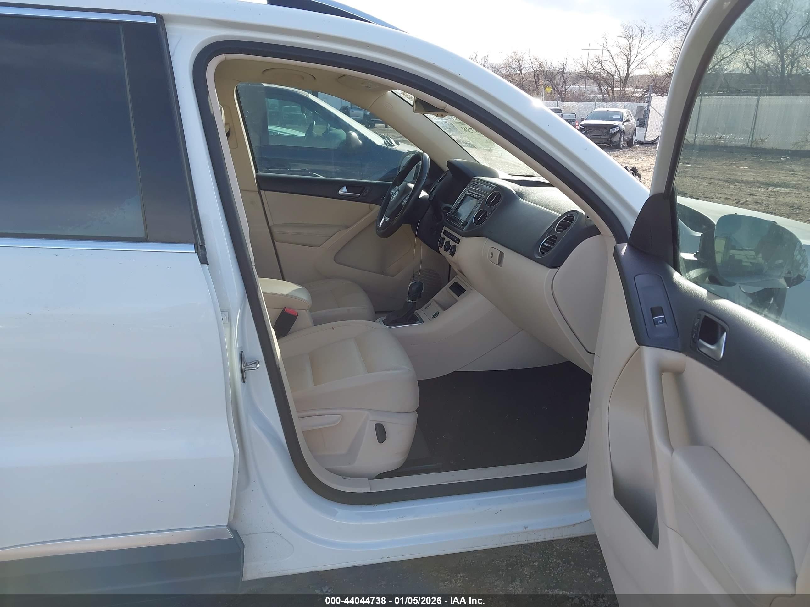 VOLKSWAGEN TIGUAN image 5