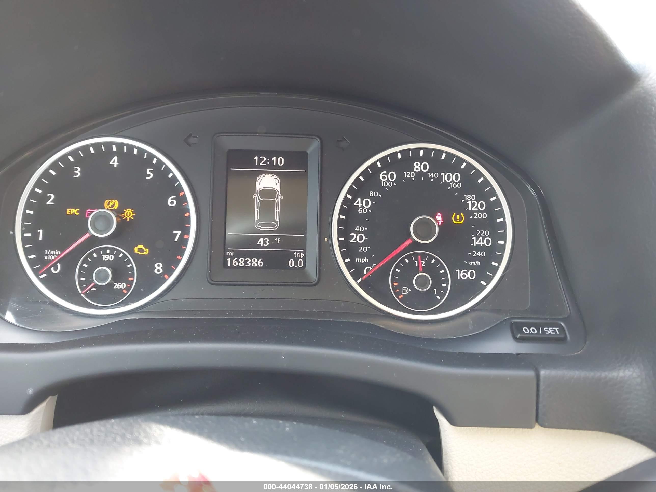 VOLKSWAGEN TIGUAN image 7
