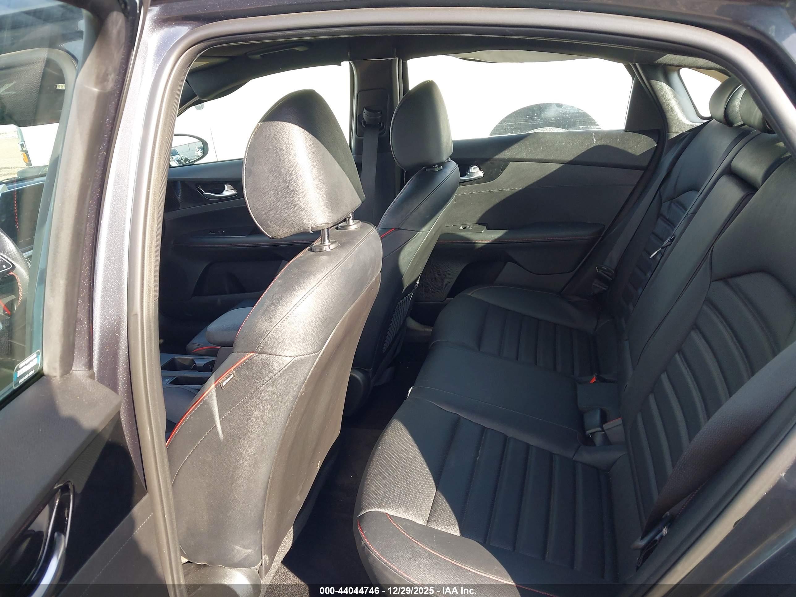 KIA FORTE image 8