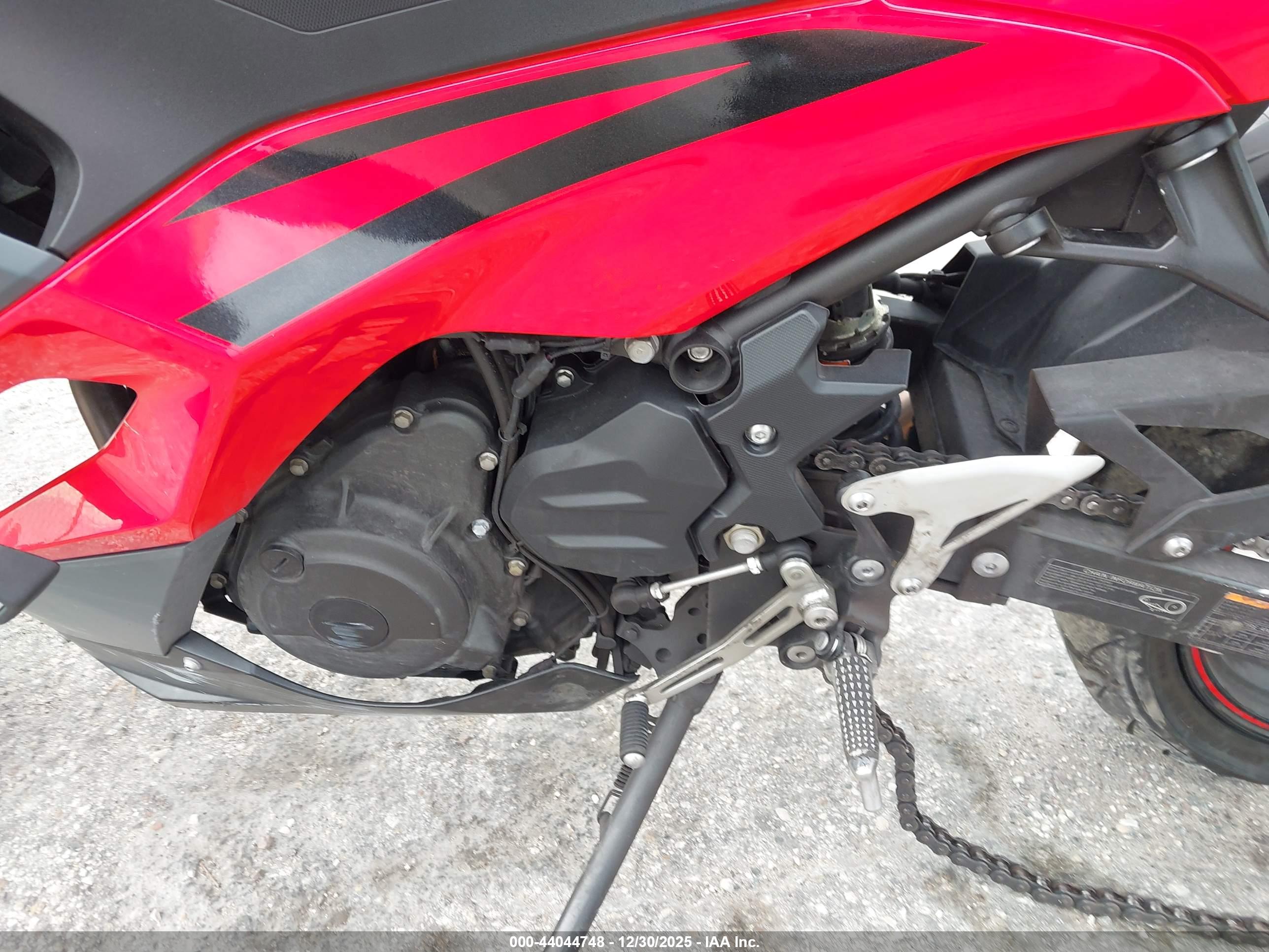 KAWASAKI EX500 image 9
