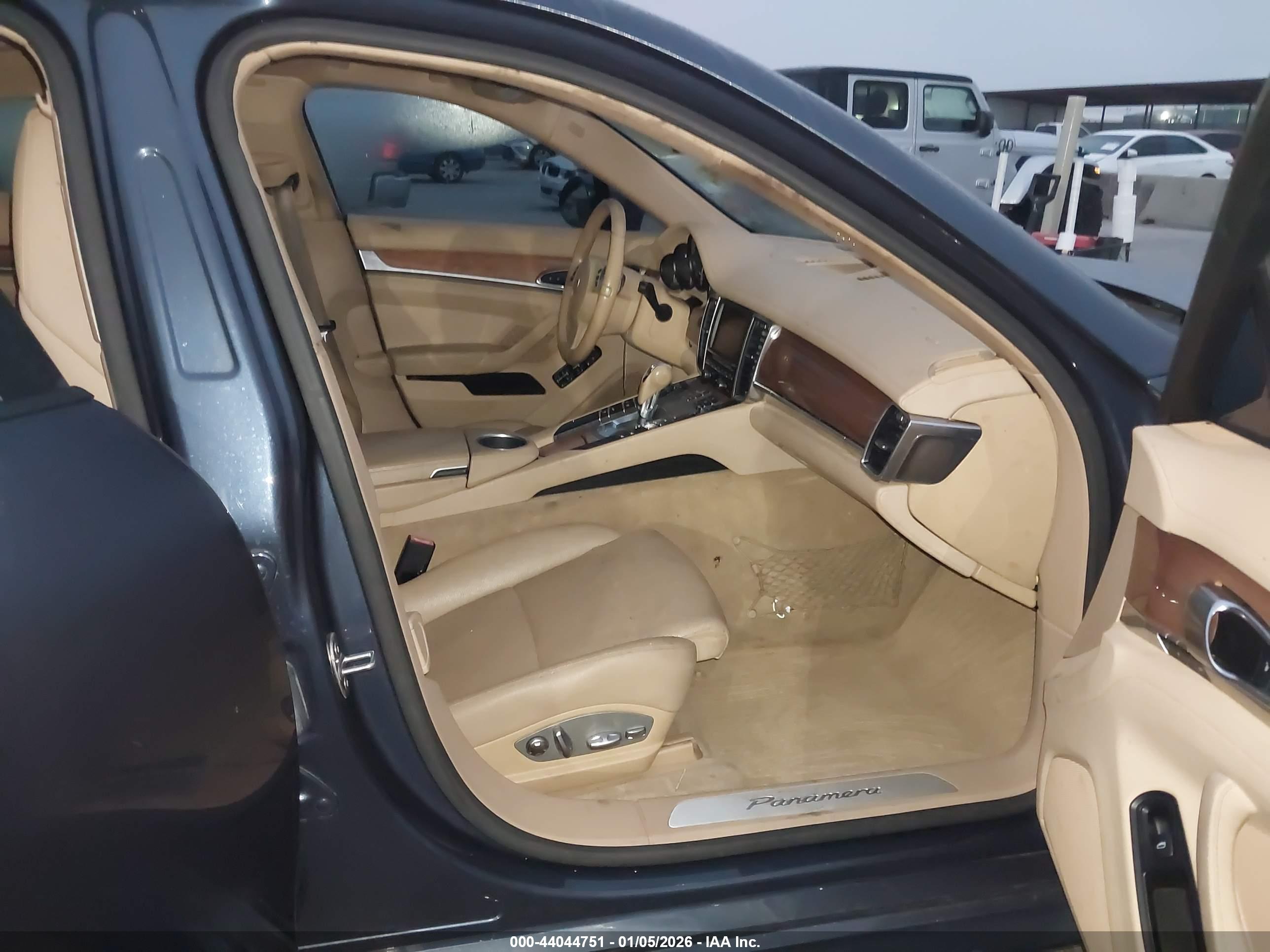 PORSCHE PANAMERA image 5