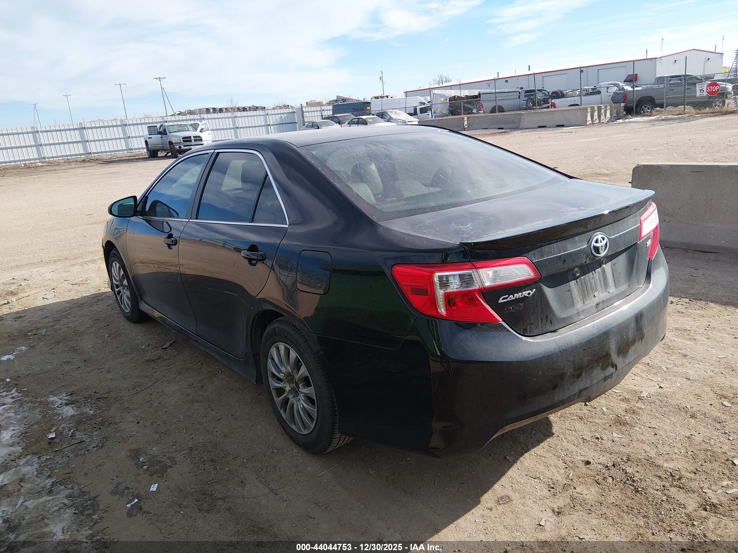 TOYOTA CAMRY image 3