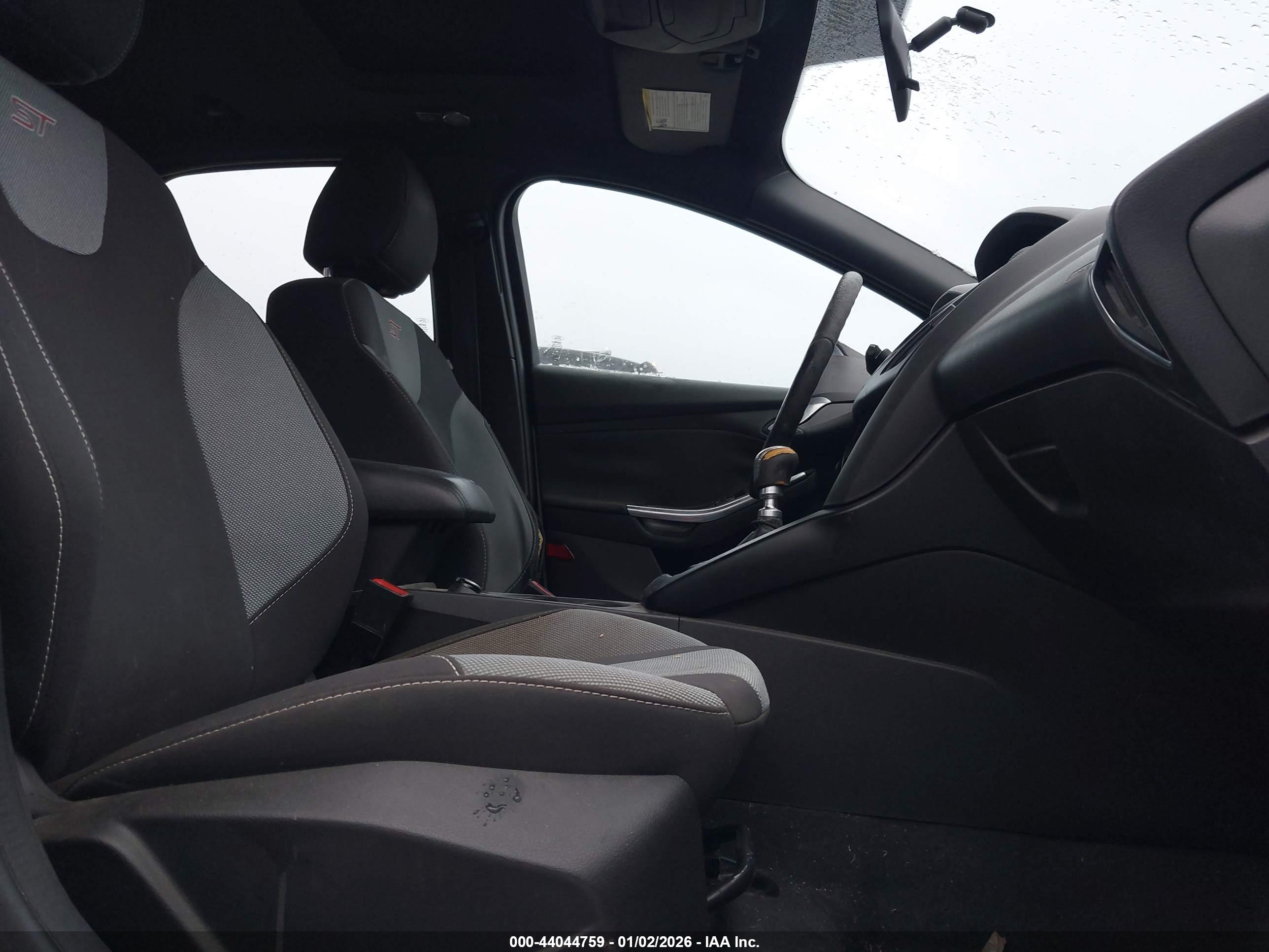 FORD FOCUS image 5