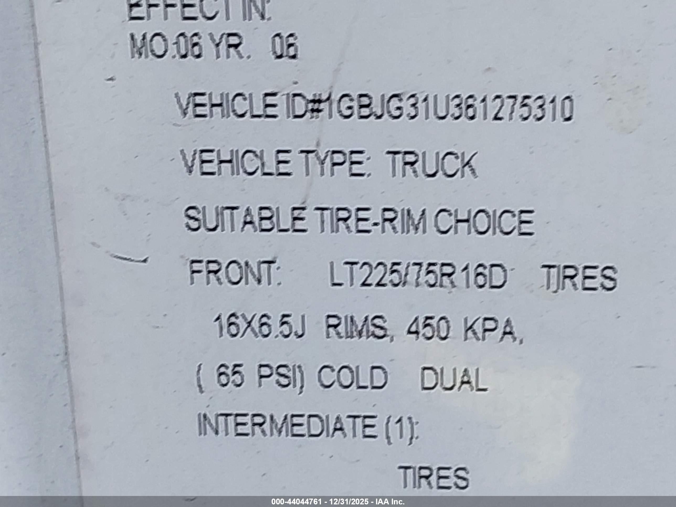 CHEVROLET EXPRESS image 9