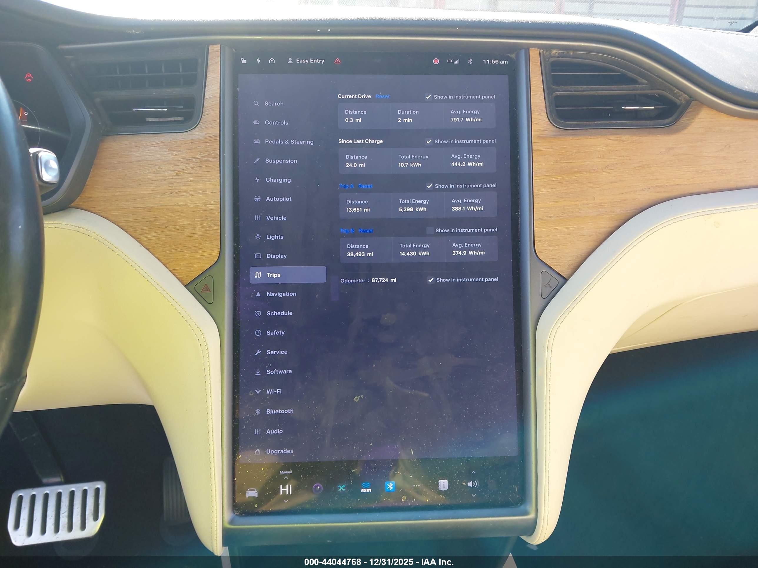TESLA MODEL image 7