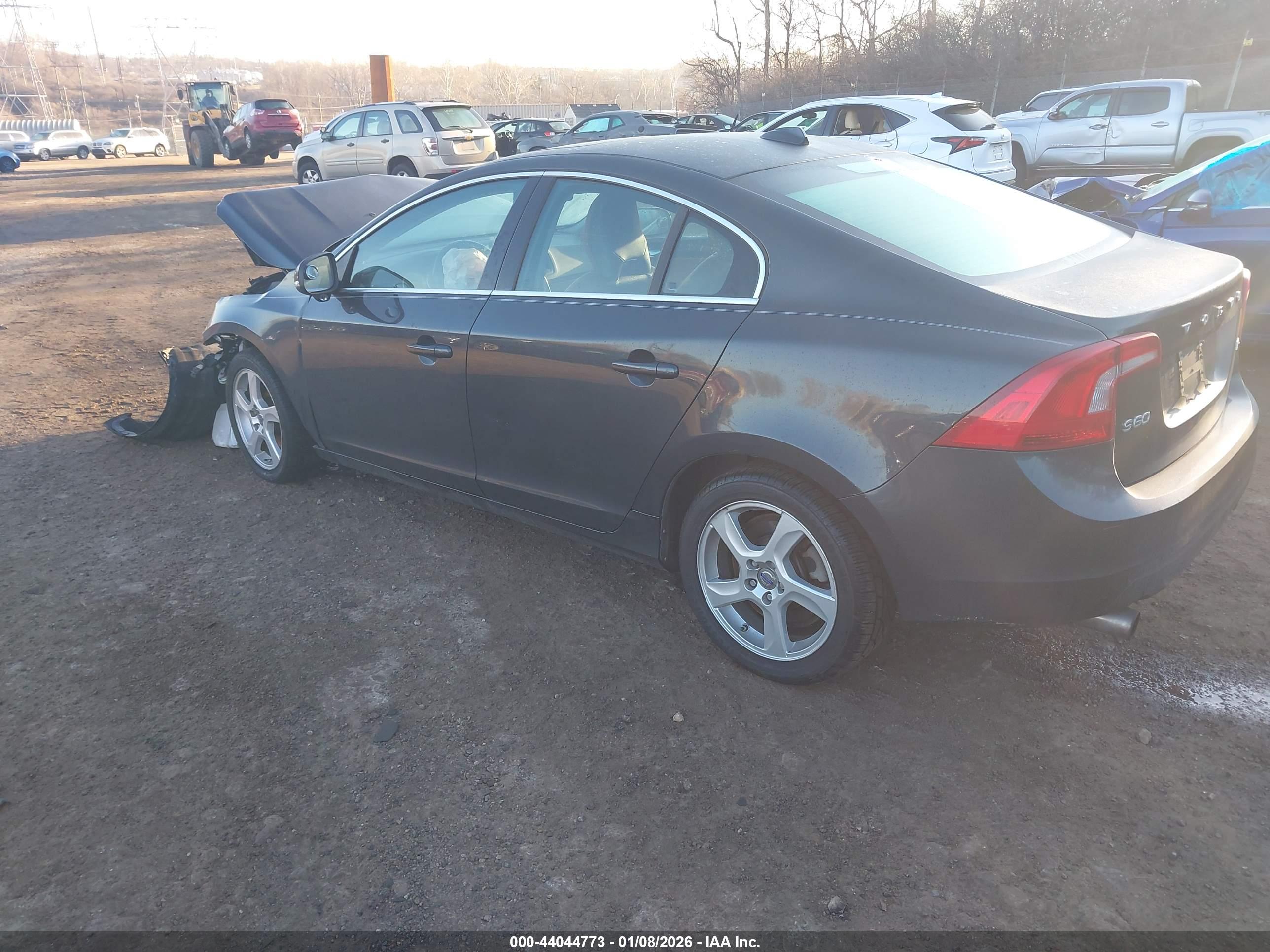VOLVO S60 image 3