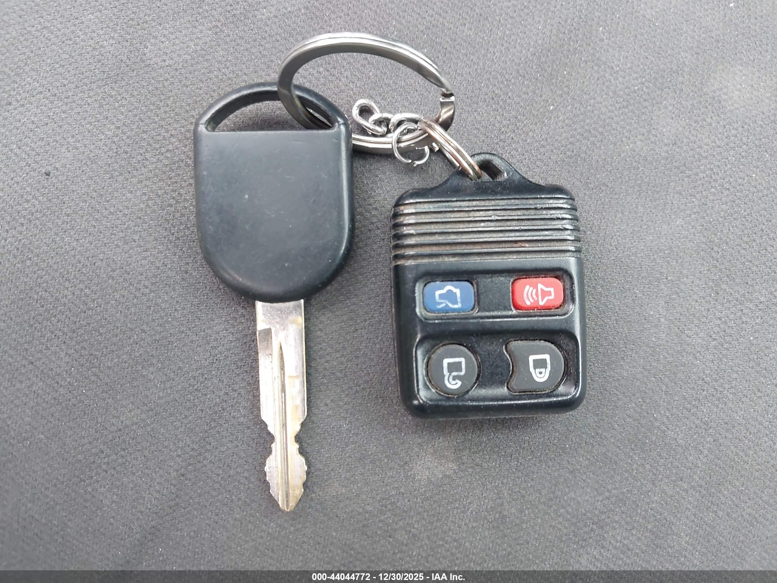 FORD EXPEDITION image 11