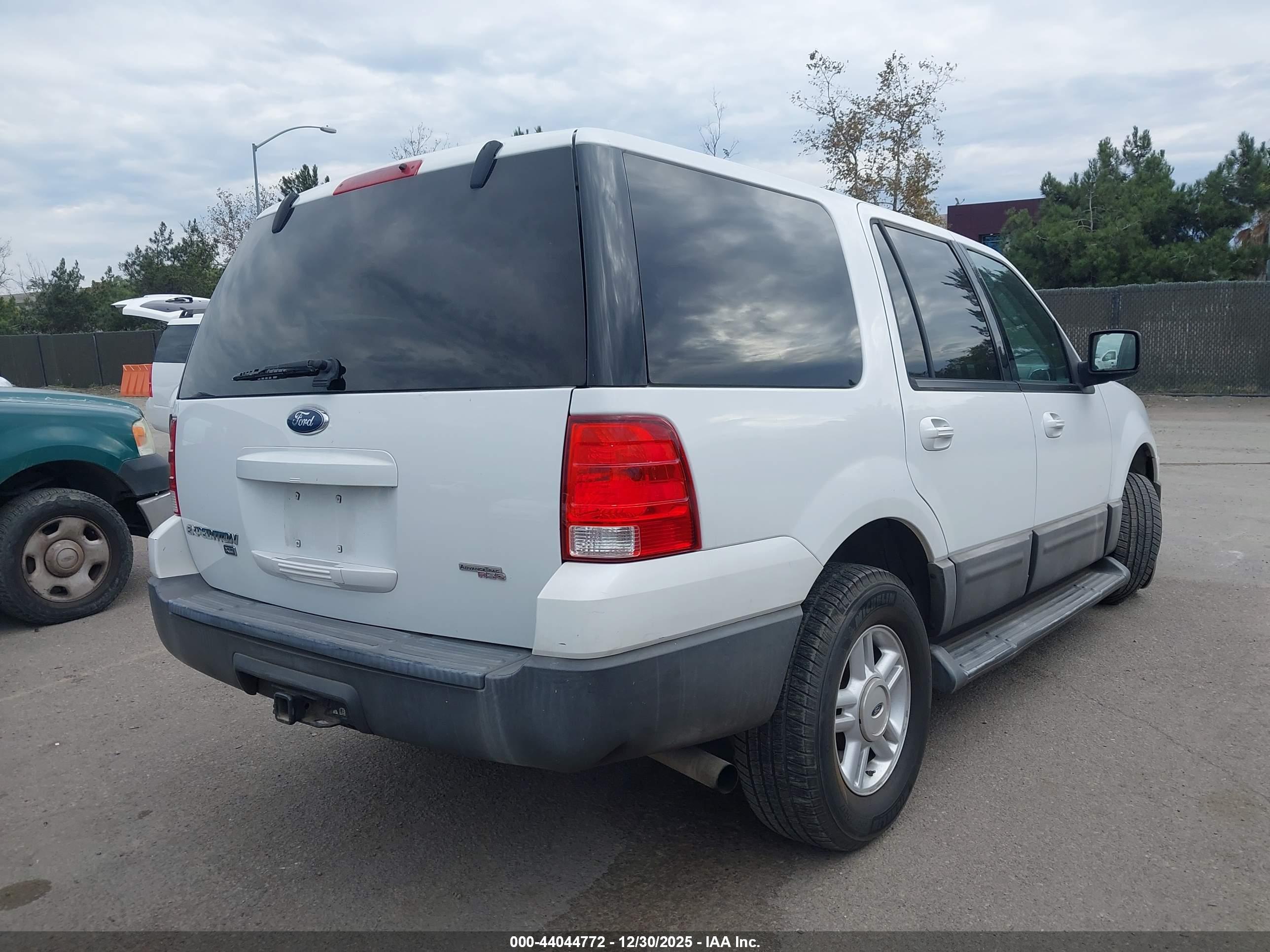 FORD EXPEDITION image 4