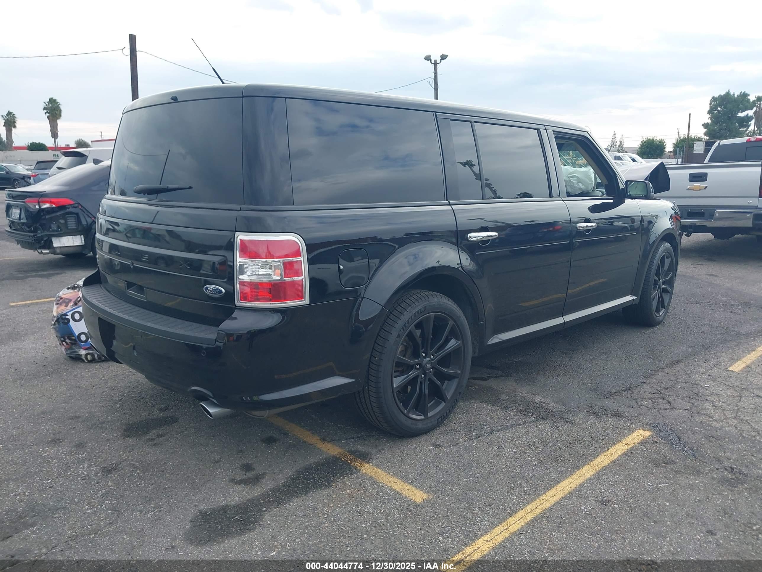 FORD FLEX image 4
