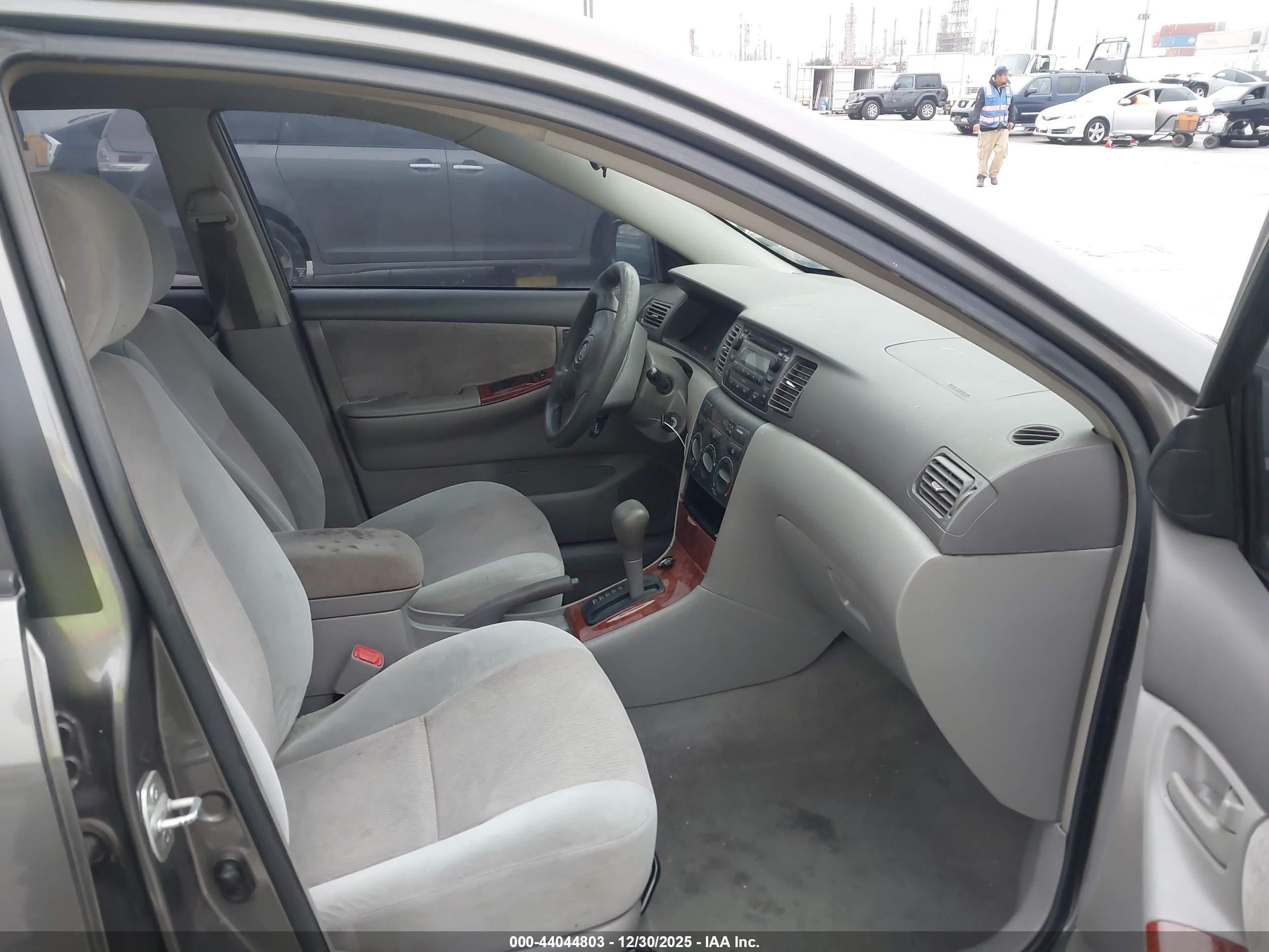 TOYOTA COROLLA image 5
