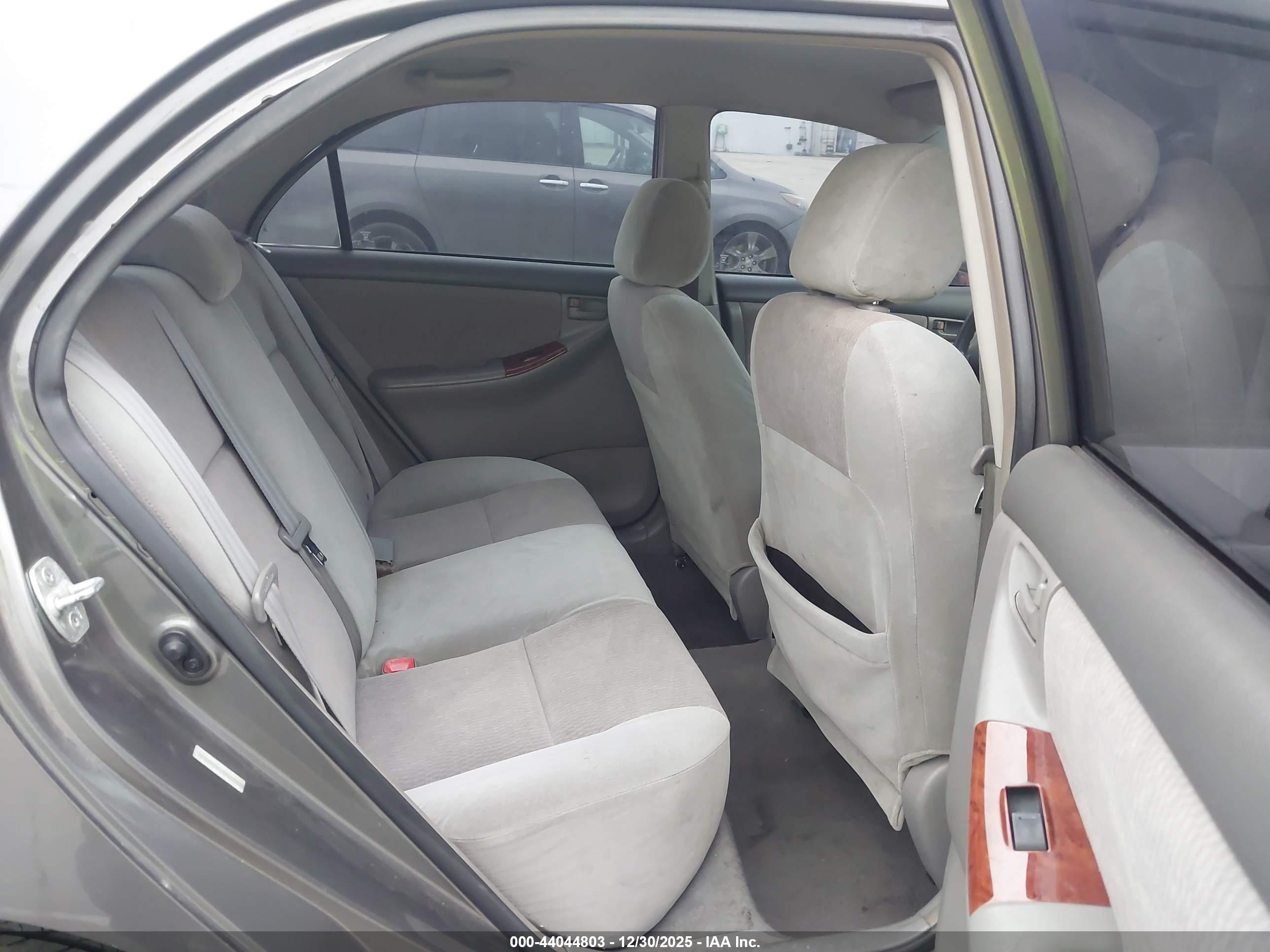TOYOTA COROLLA image 8