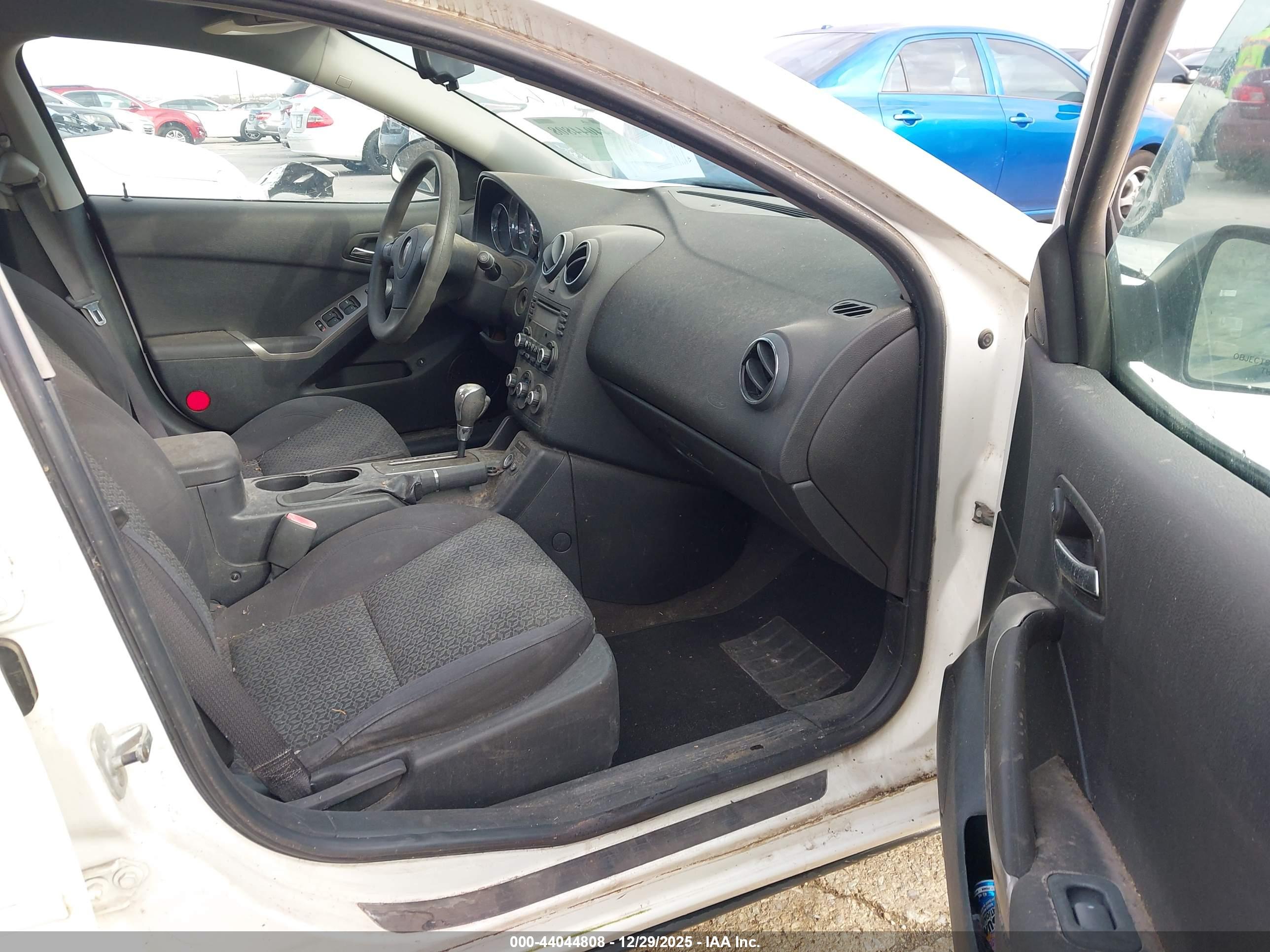 PONTIAC G6 image 5