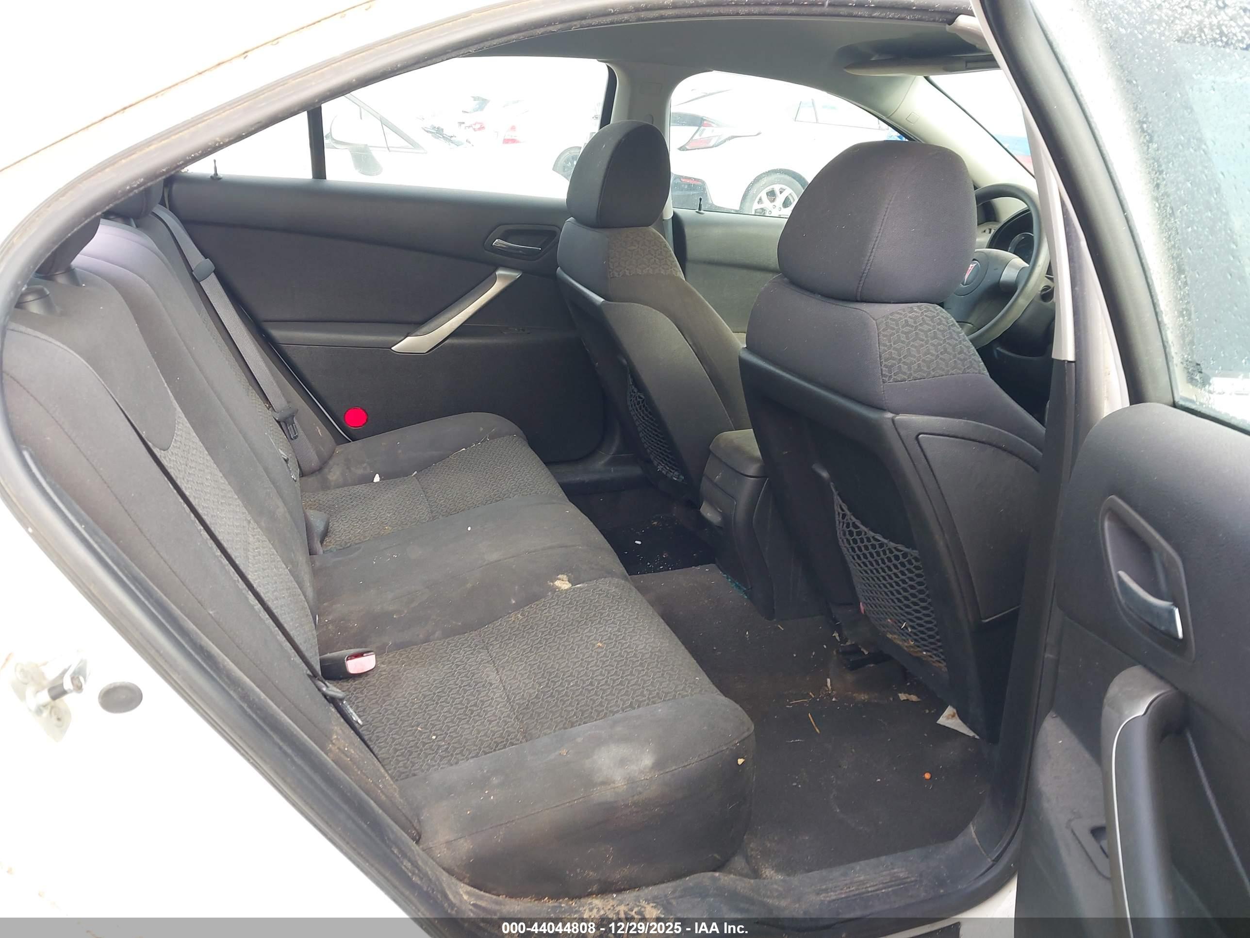 PONTIAC G6 image 8