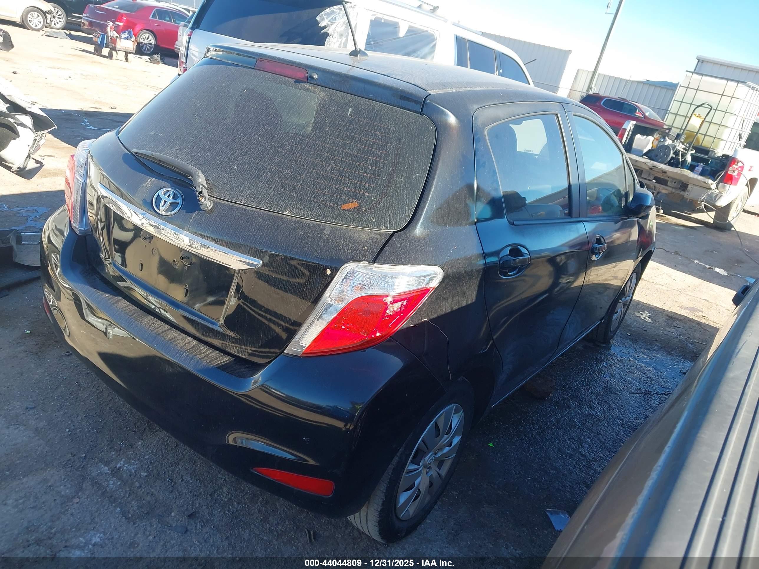 TOYOTA YARIS image 4