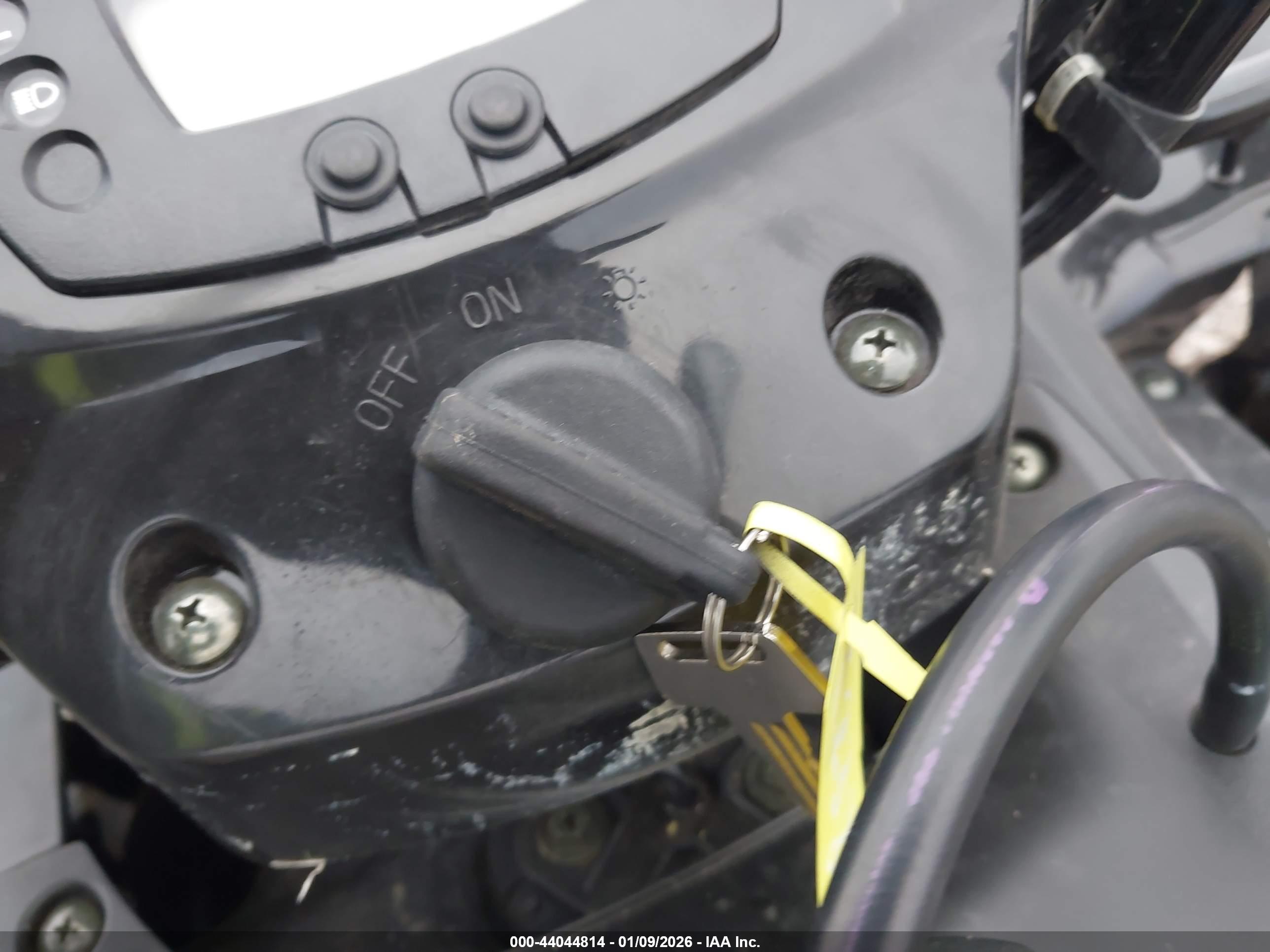 KAWASAKI KVF300 image 11