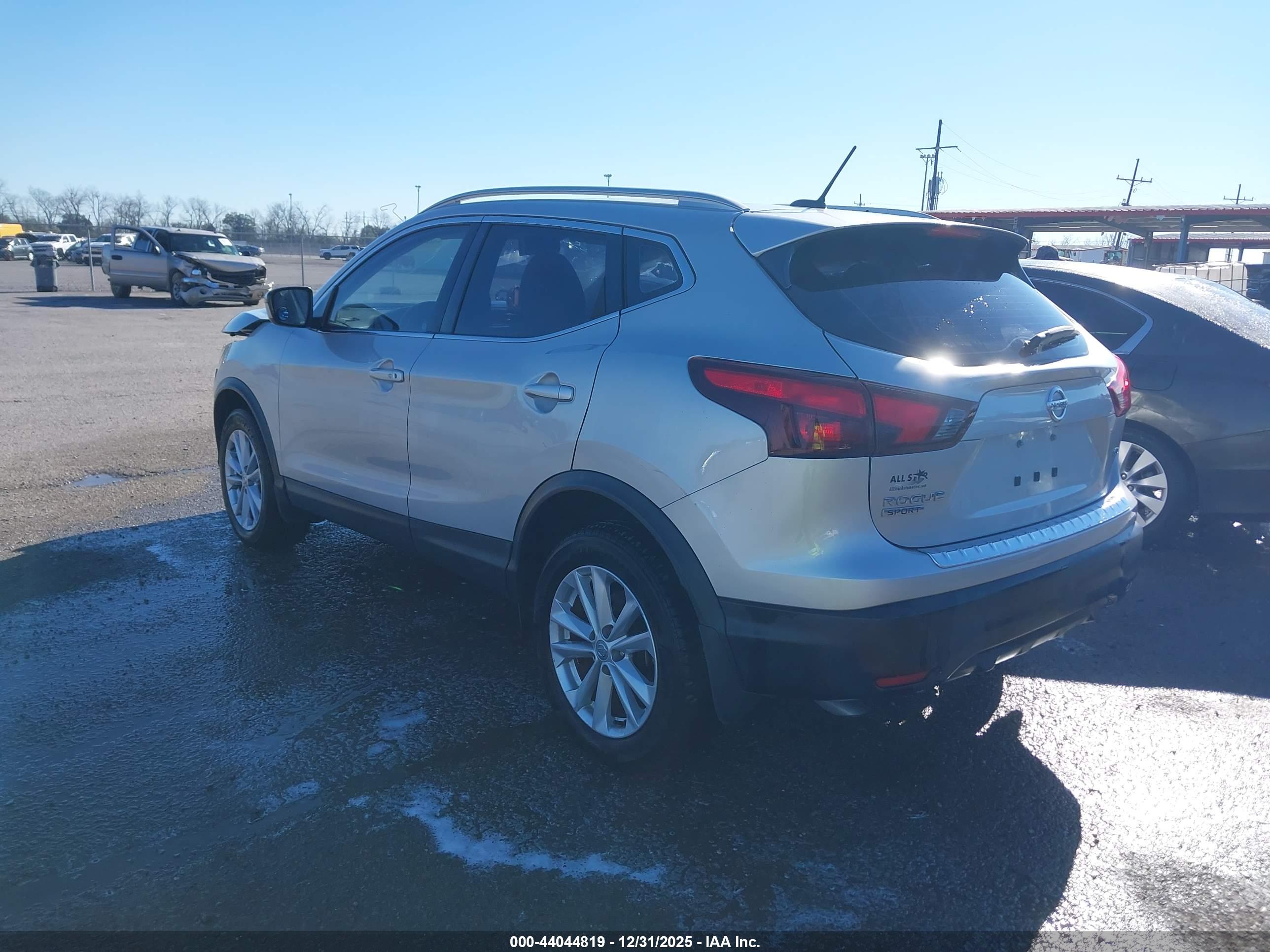 NISSAN ROGUE image 3