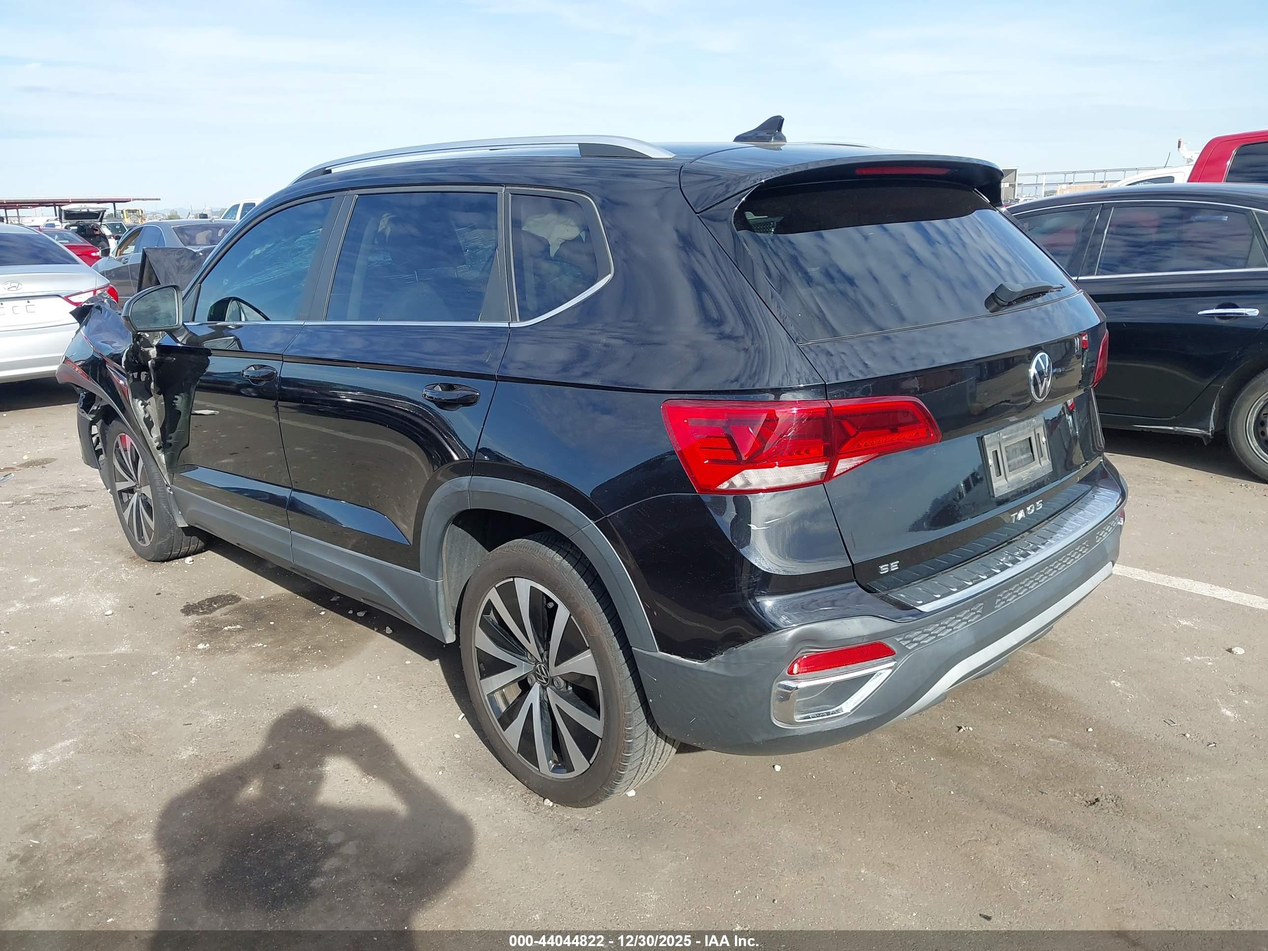 VOLKSWAGEN TAOS image 3