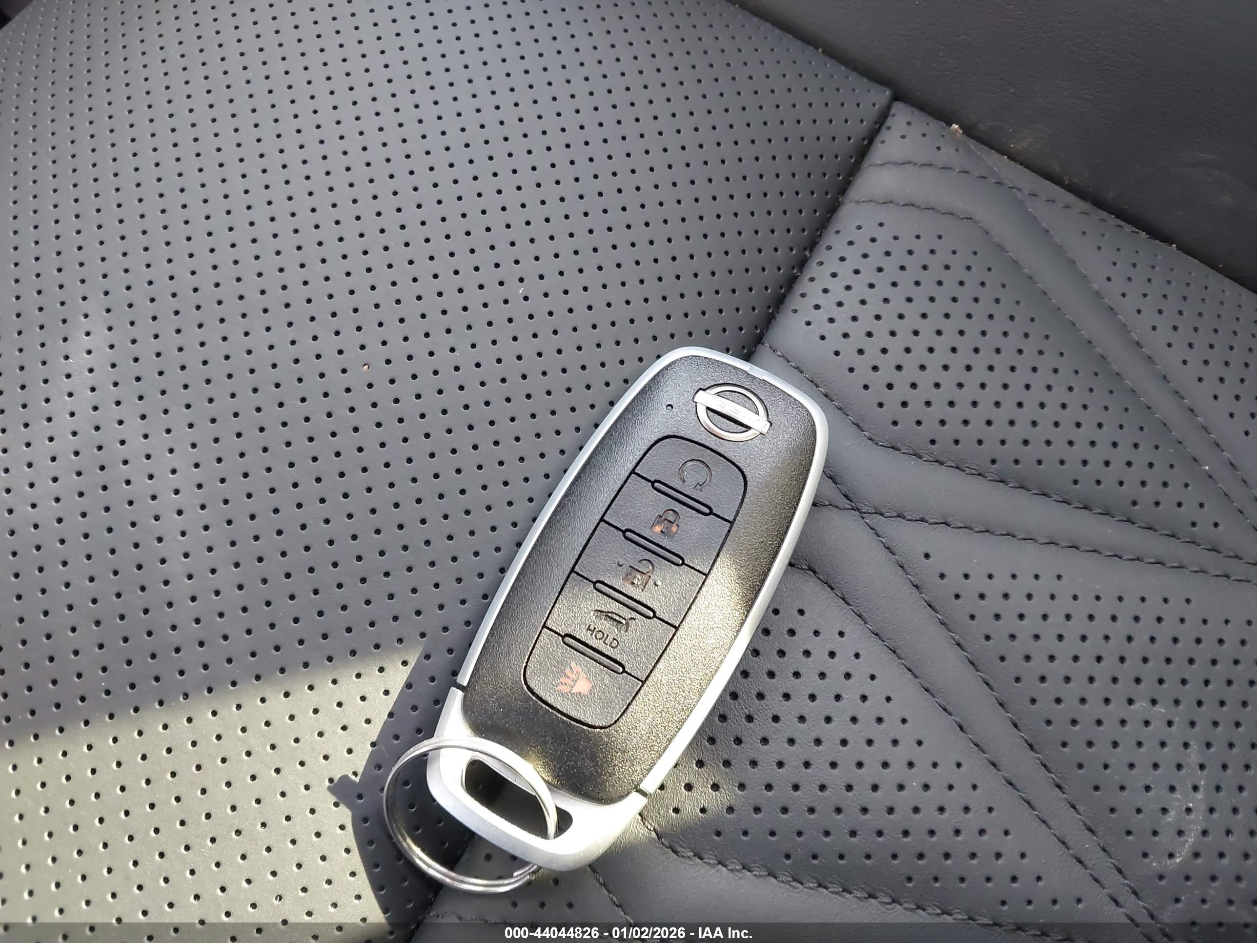 NISSAN ROGUE image 11