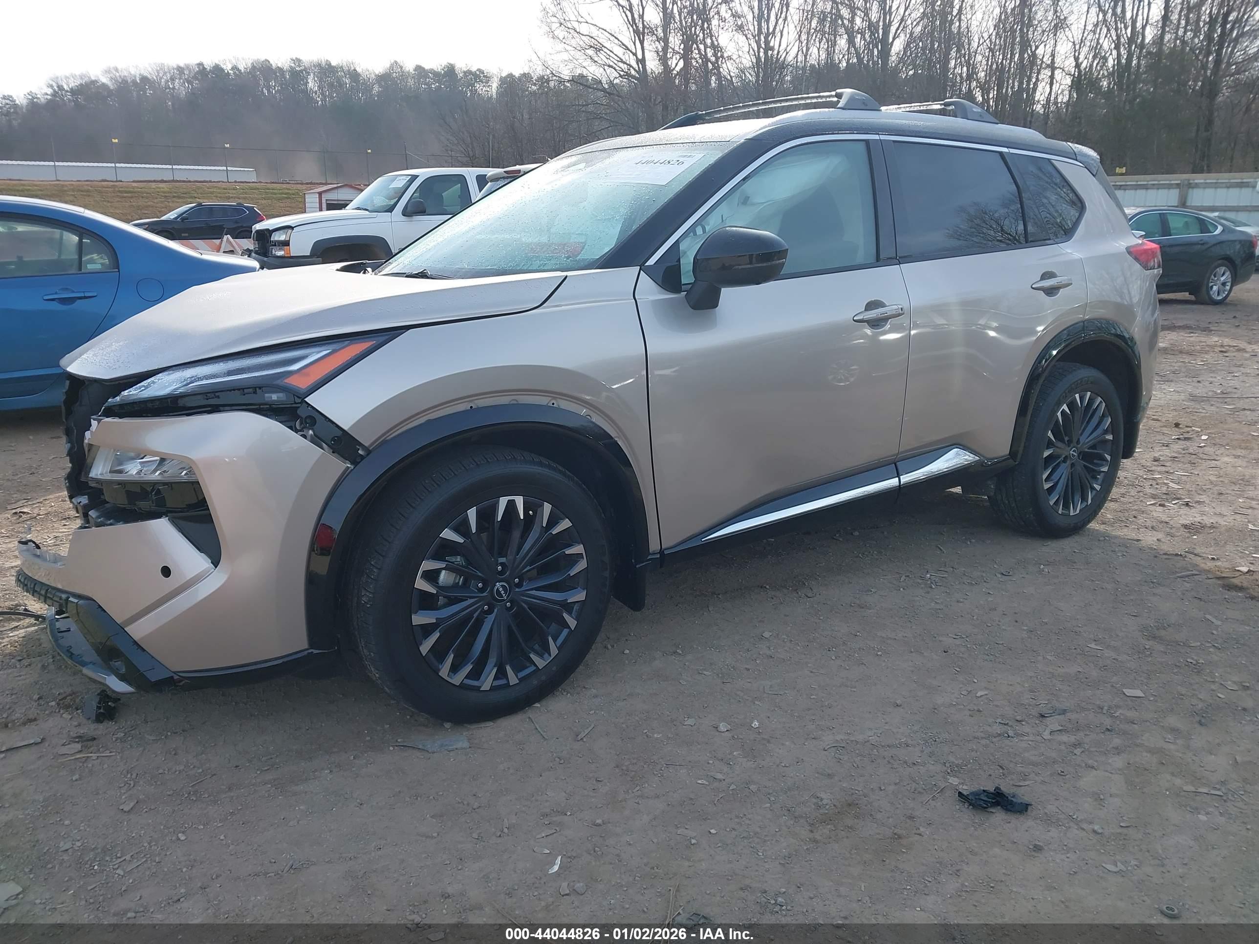 NISSAN ROGUE image 2