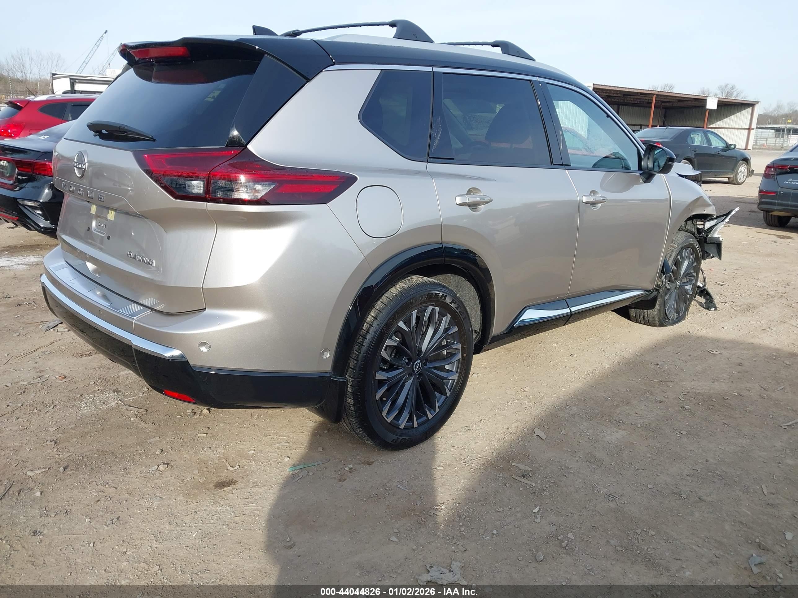 NISSAN ROGUE image 4
