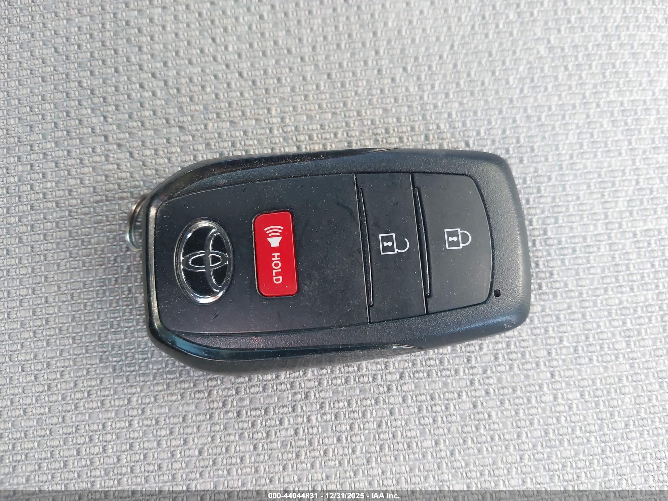 TOYOTA 4RUNNER image 11