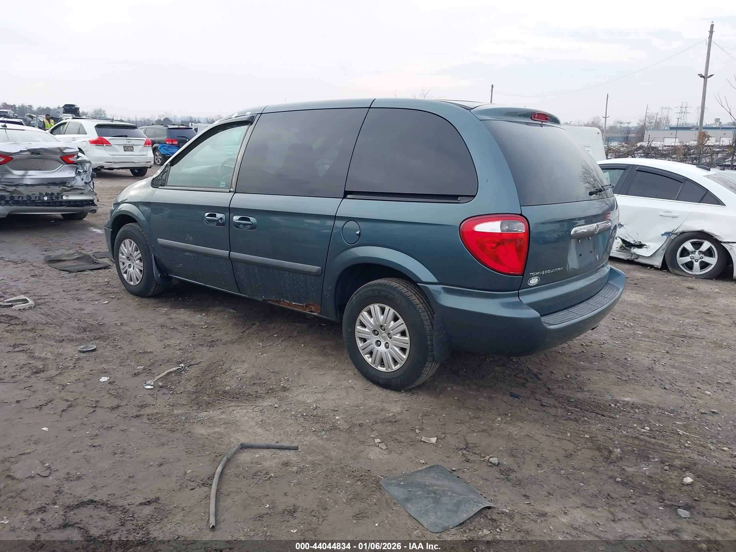 CHRYSLER TOWN image 3