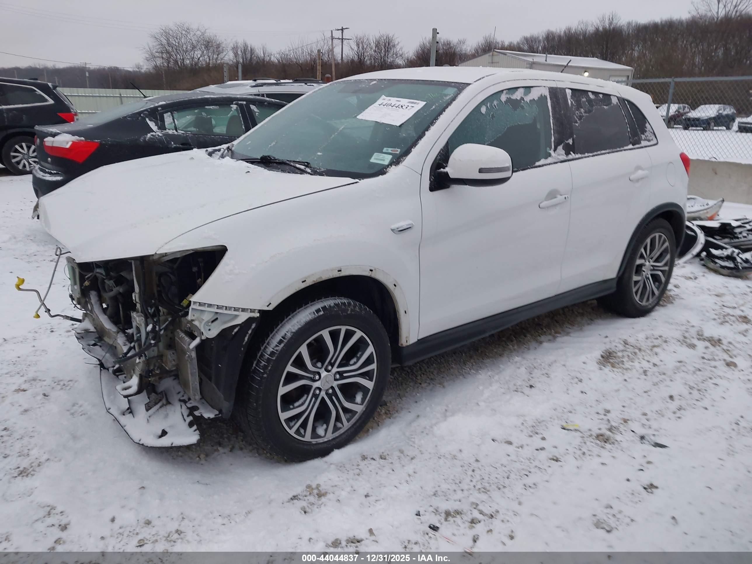 MITSUBISHI OUTLANDER image 2