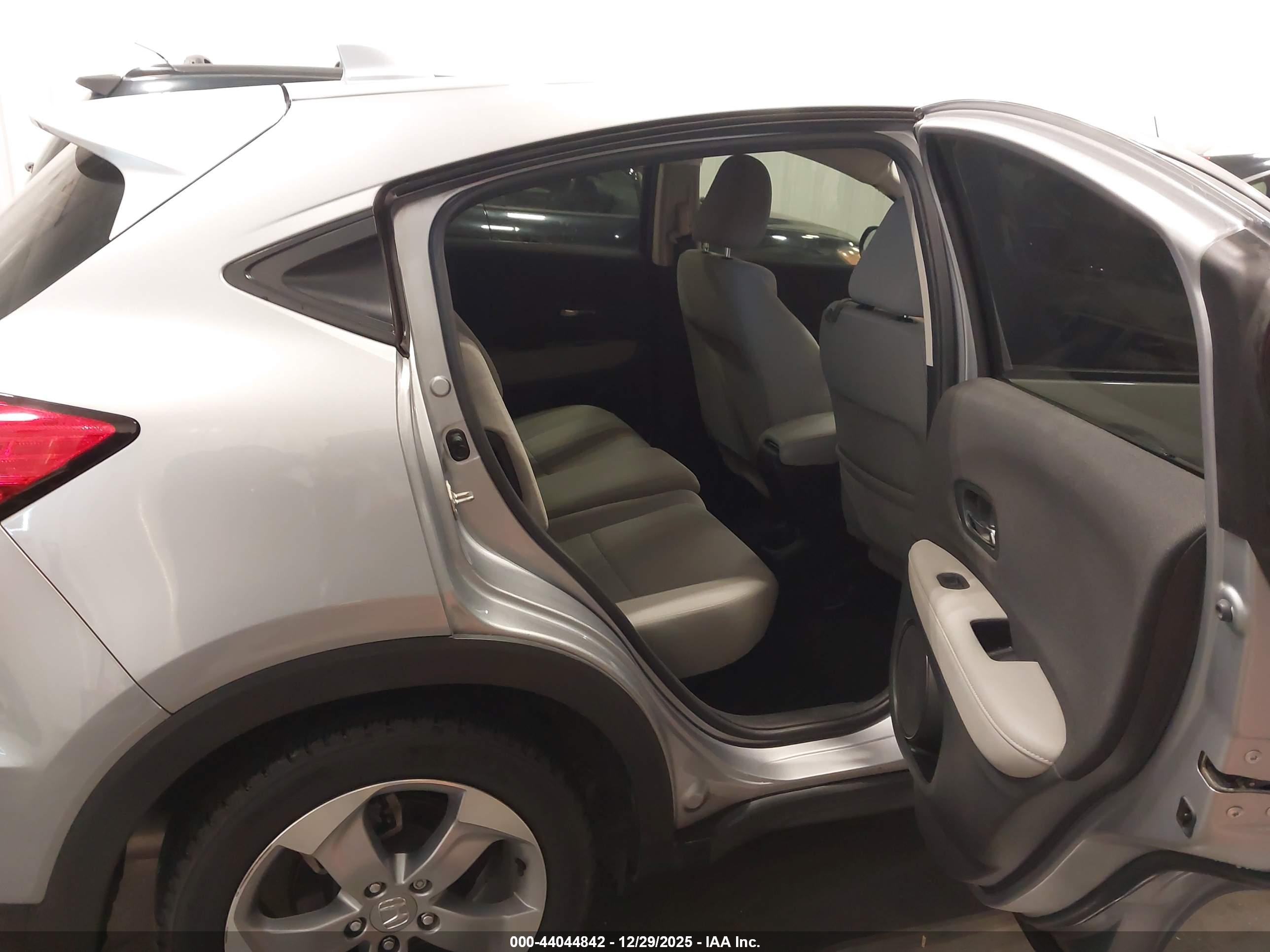 HONDA HR-V image 8
