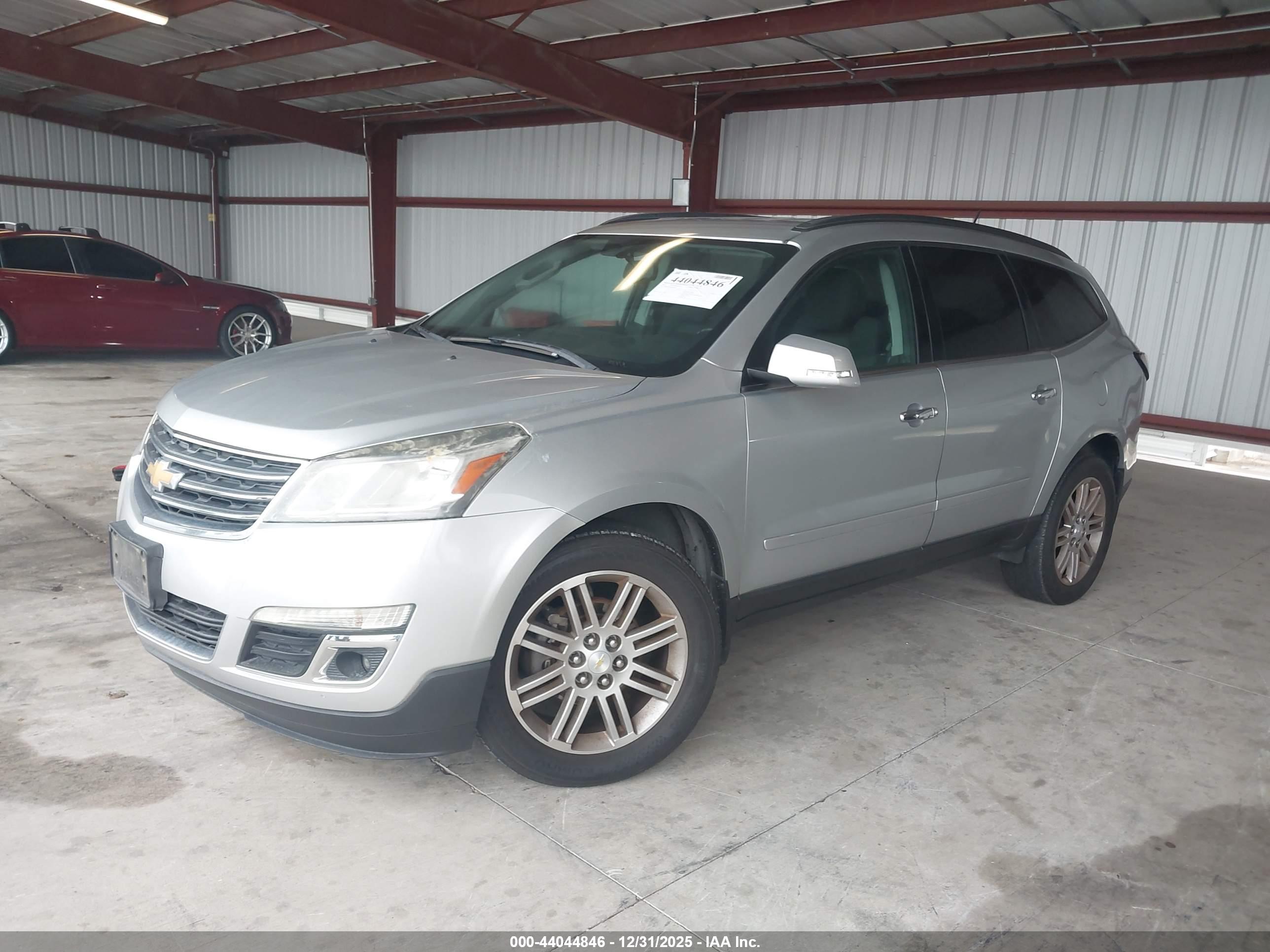 CHEVROLET TRAVERSE image 2