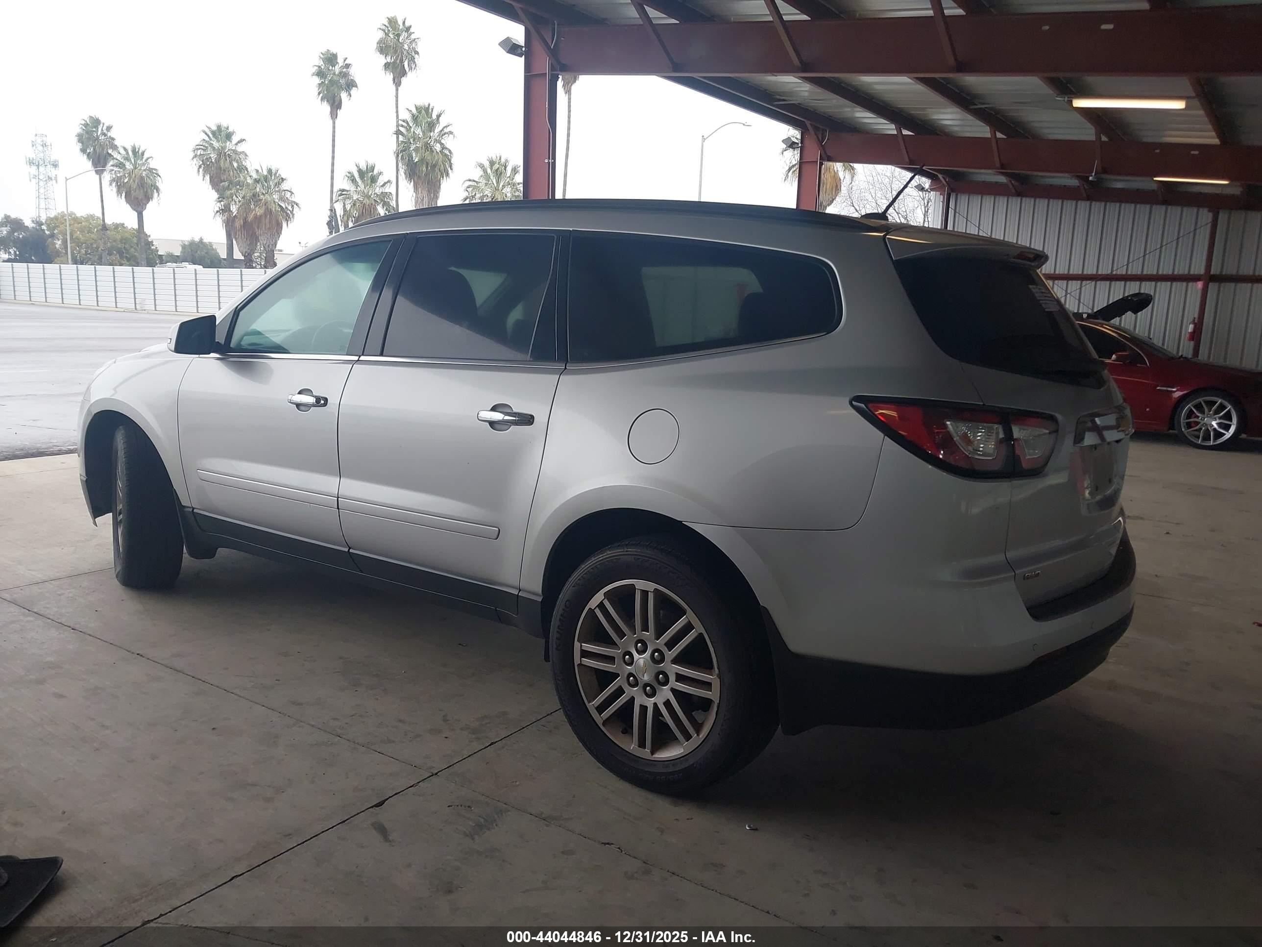 CHEVROLET TRAVERSE image 3