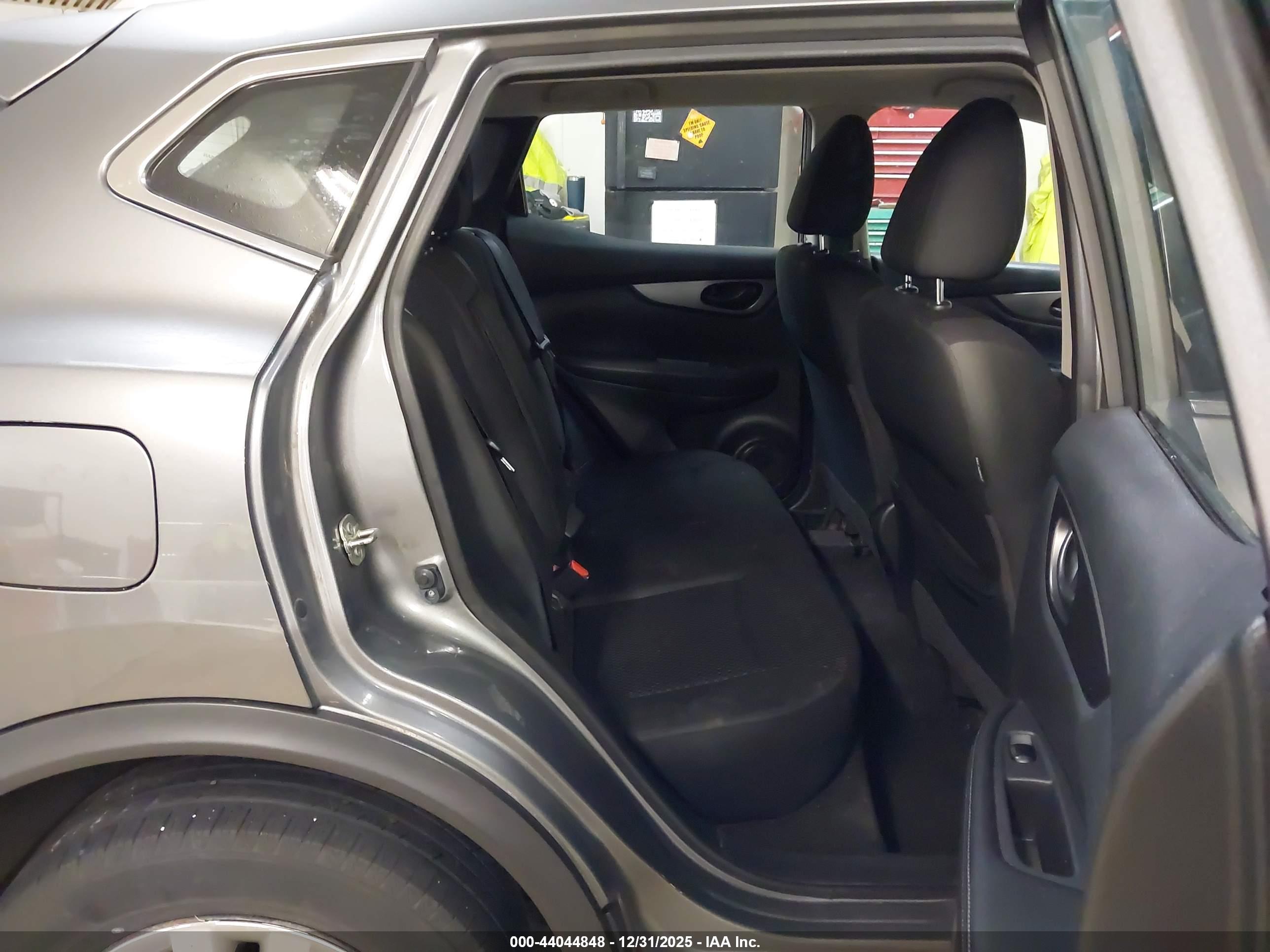 NISSAN ROGUE image 8