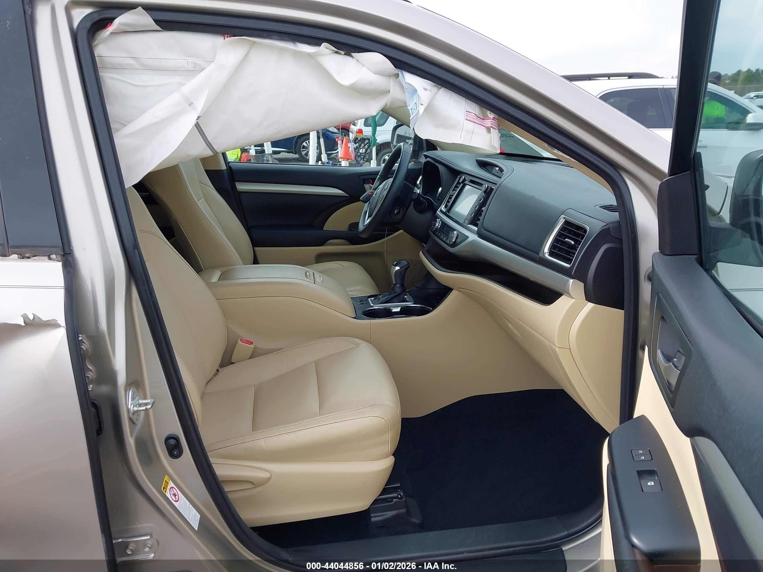 TOYOTA HIGHLANDER image 5